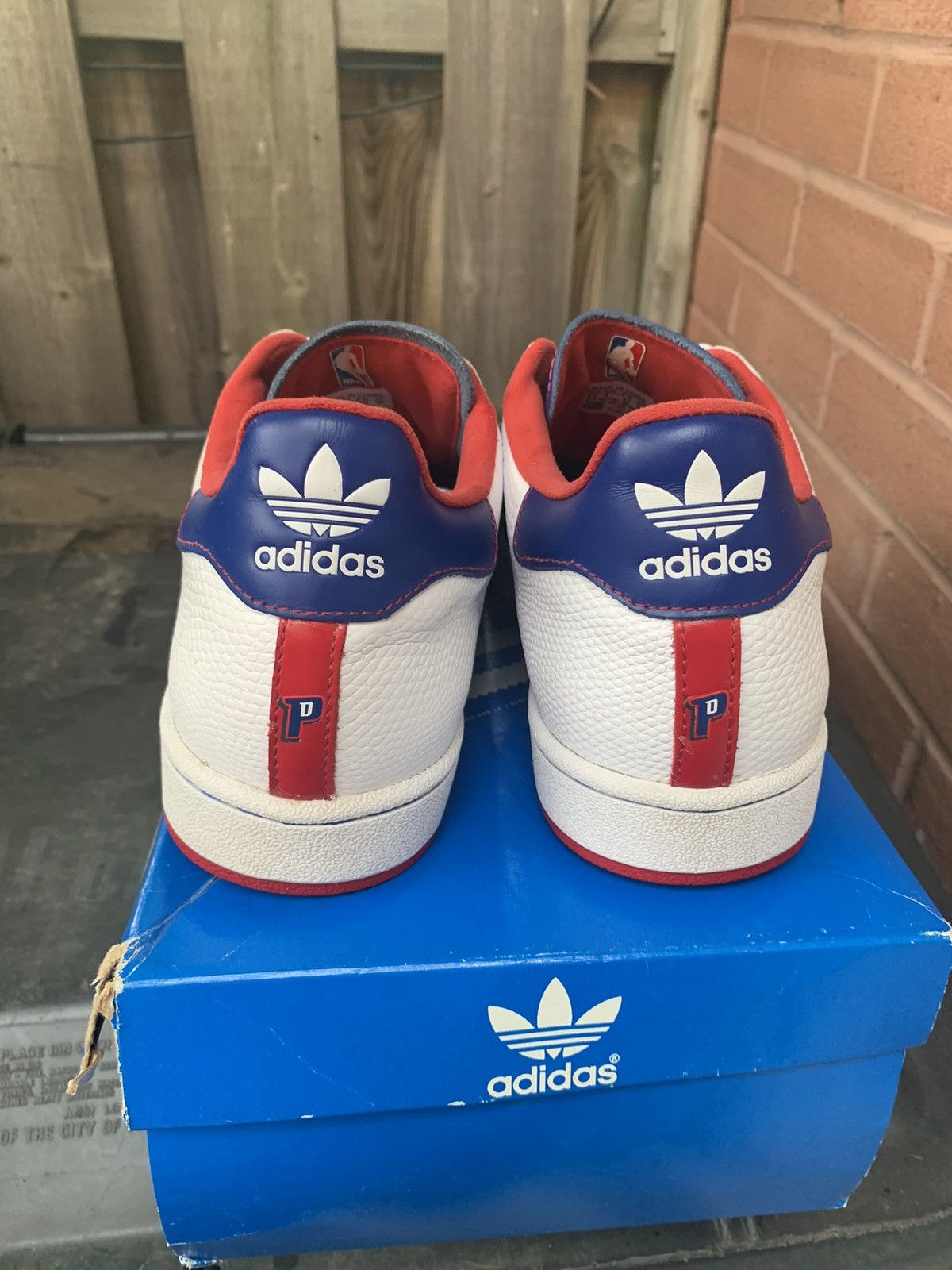 Adidas Superstar Detroit Pistons Size US 8.5 / EU 41-42 - 4 Thumbnail