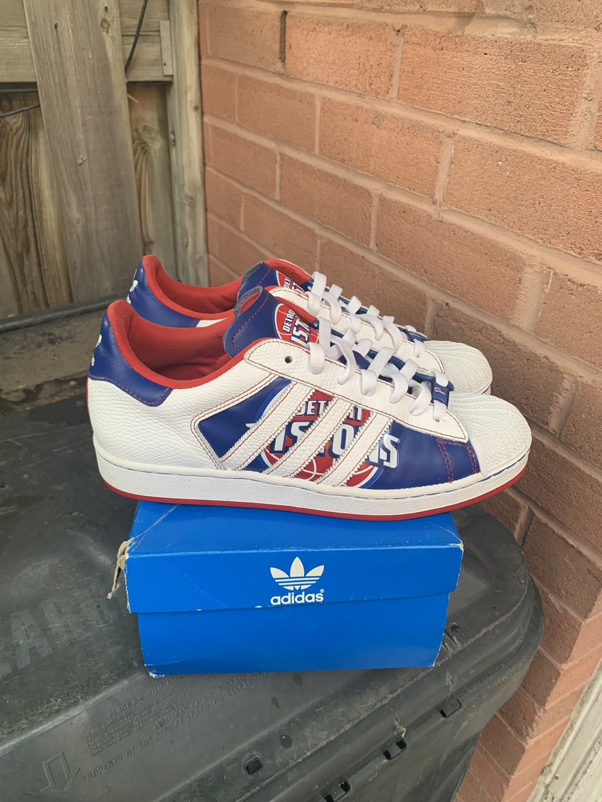 Adidas Superstar Detroit Pistons | Grailed