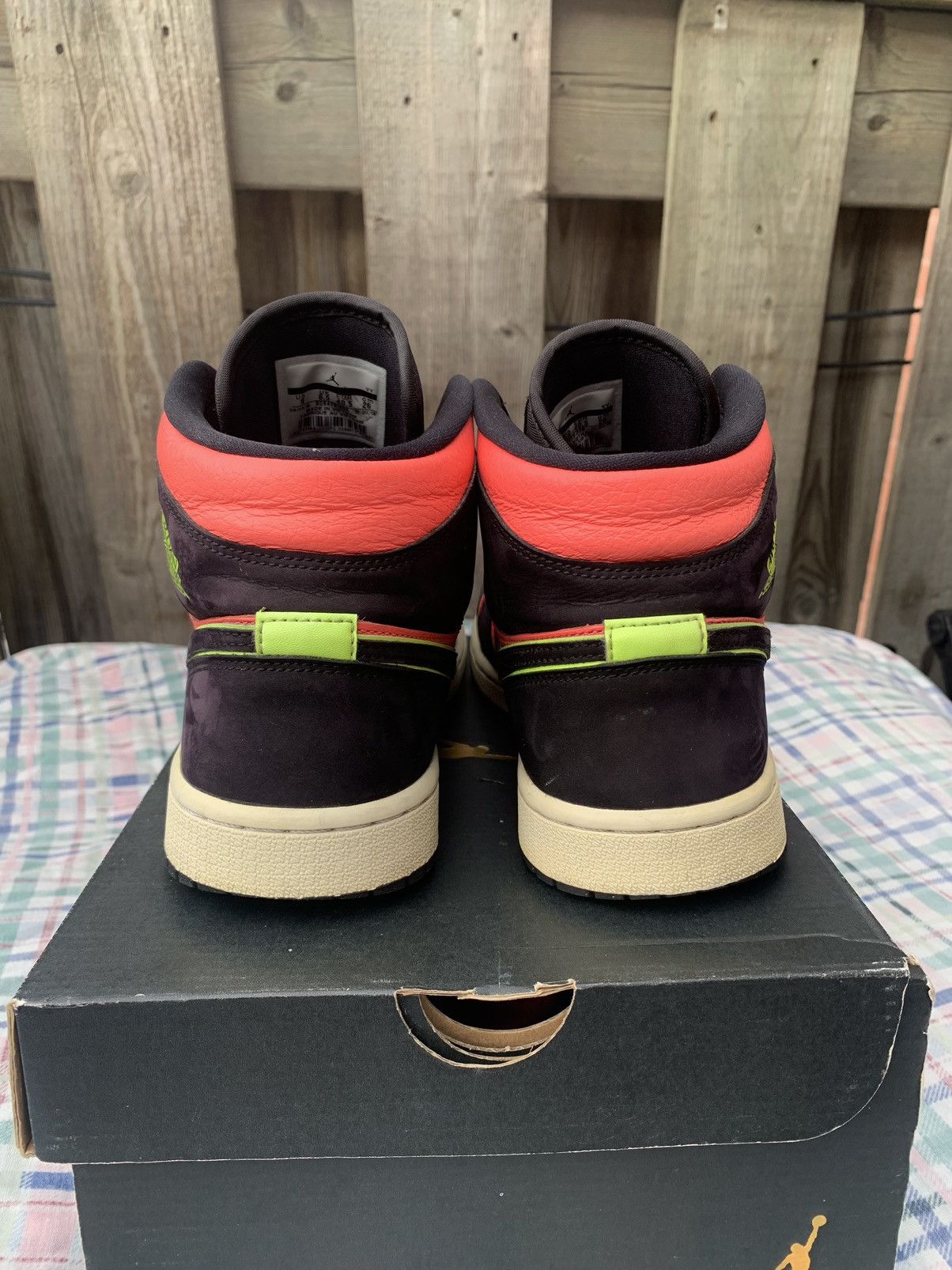 Jordan Brand × Nike Air Jordan 1 Hot Punch - Volt Size US 7.5 / EU 40-41 - 5 Thumbnail