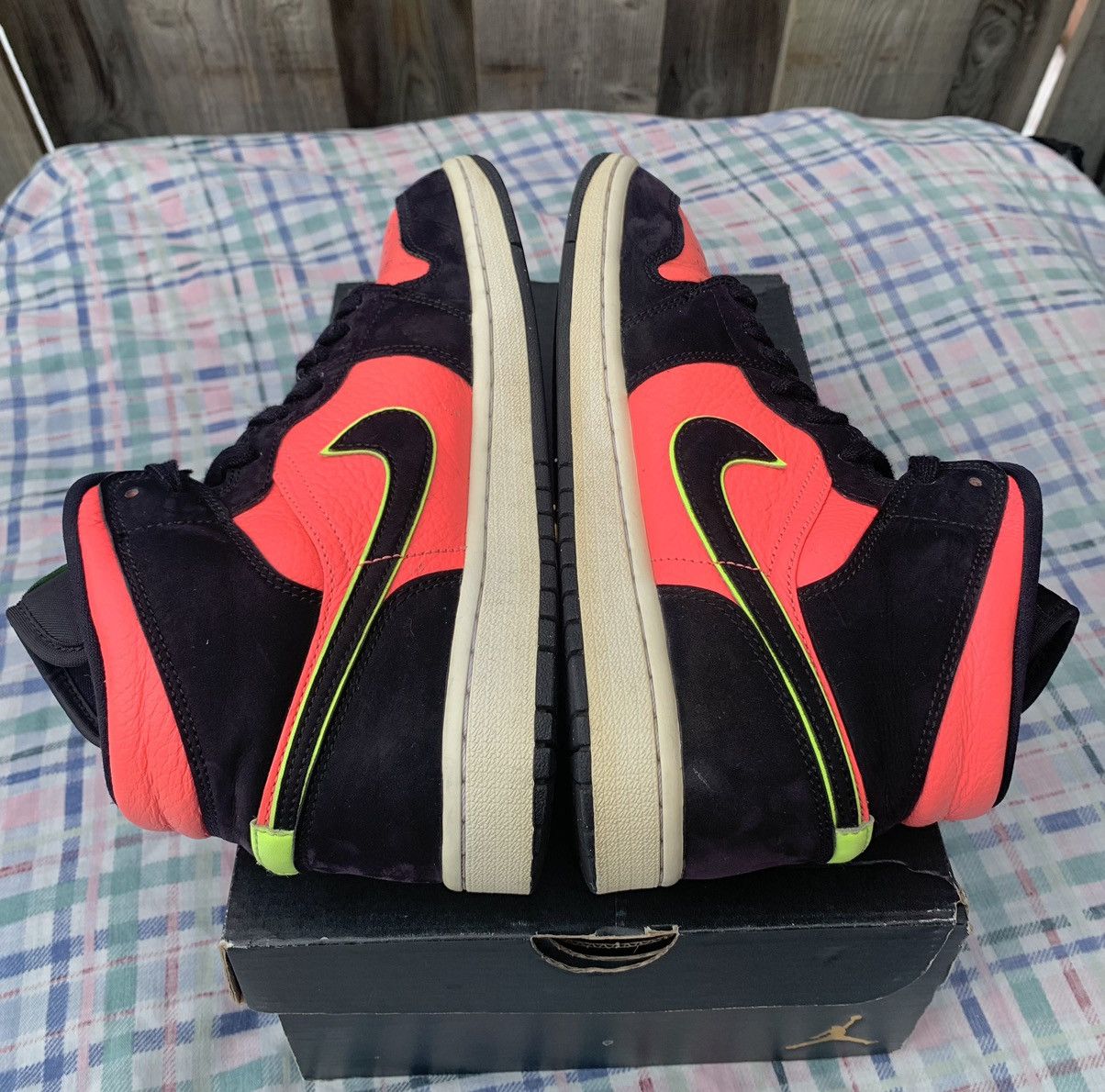 Jordan Brand × Nike Air Jordan 1 Hot Punch - Volt Size US 7.5 / EU 40-41 - 4 Thumbnail