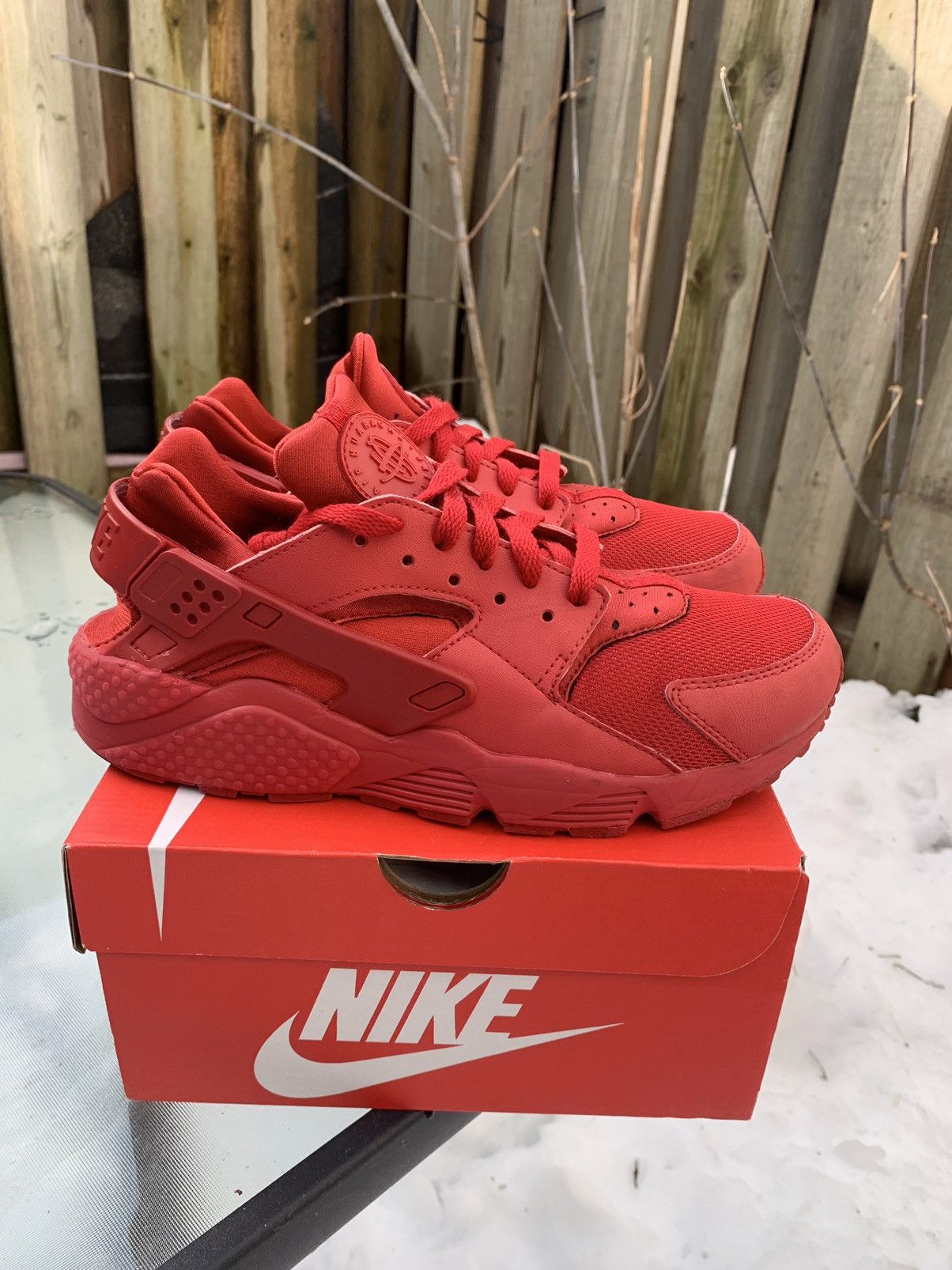 Air huarache hot sale triple red