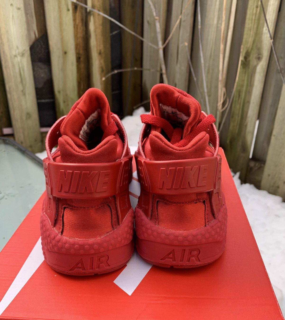 Nike Nike Air Huarache Triple Red Size US 8 / EU 41 - 3 Thumbnail
