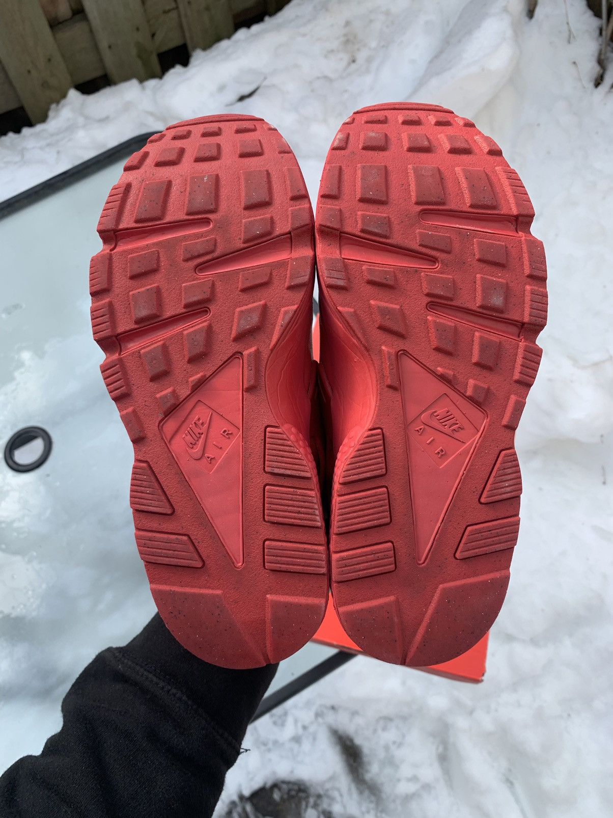 Nike Nike Air Huarache Triple Red Size US 8 / EU 41 - 4 Thumbnail