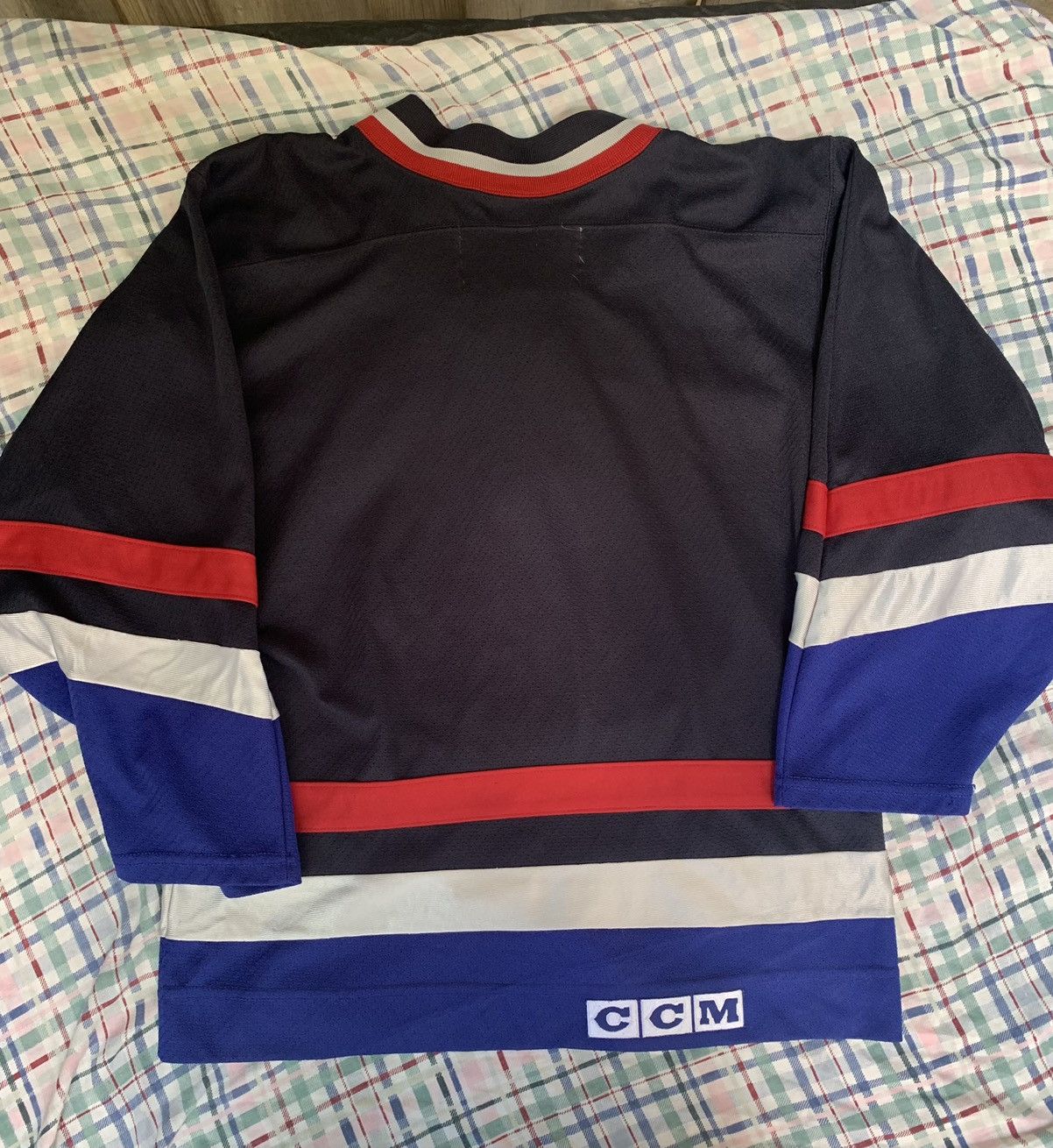 NHL CCM Vancouver Canucks NHL Jersey Size US S / EU 44-46 / 1 - 3 Thumbnail
