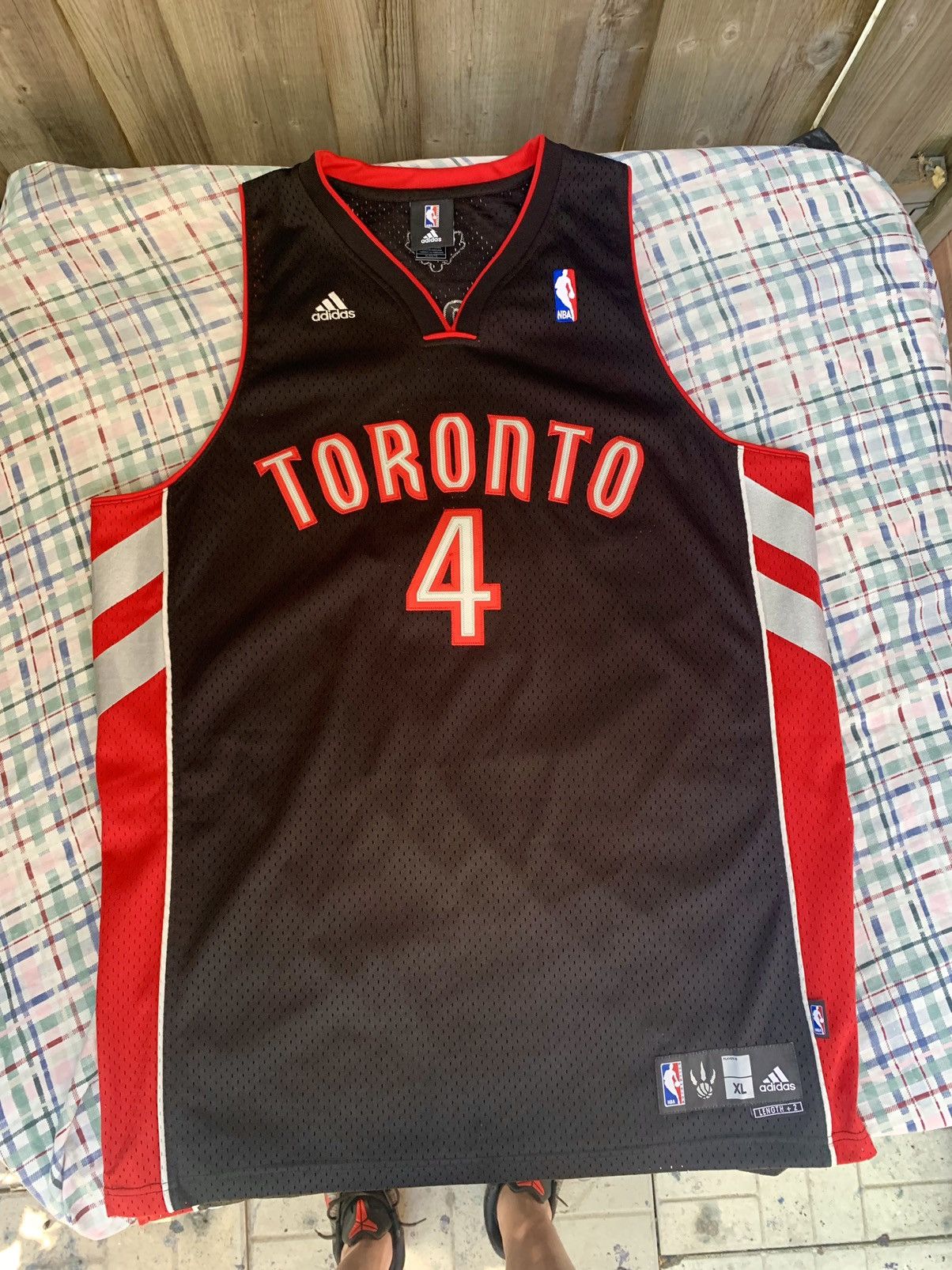 Toronto Raptors Jersey (Retro) - Chris Bosh # 4 by Adidas - Men's  Medium