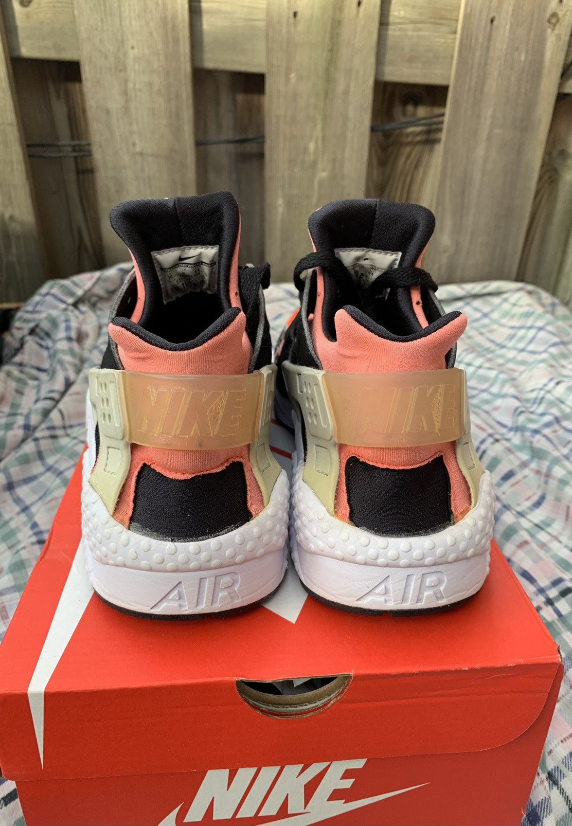 Nike Air Huarache Run Hot Lava Size US 10 / EU 43 - 3 Thumbnail