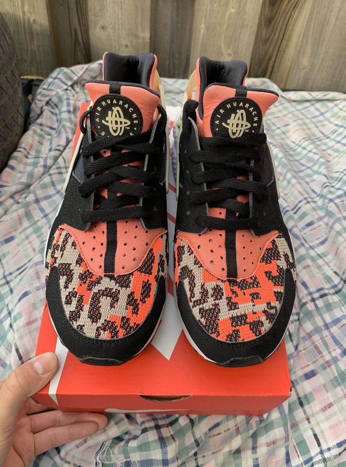 Nike Air Huarache Run Hot Lava Size US 10 / EU 43 - 2 Thumbnail