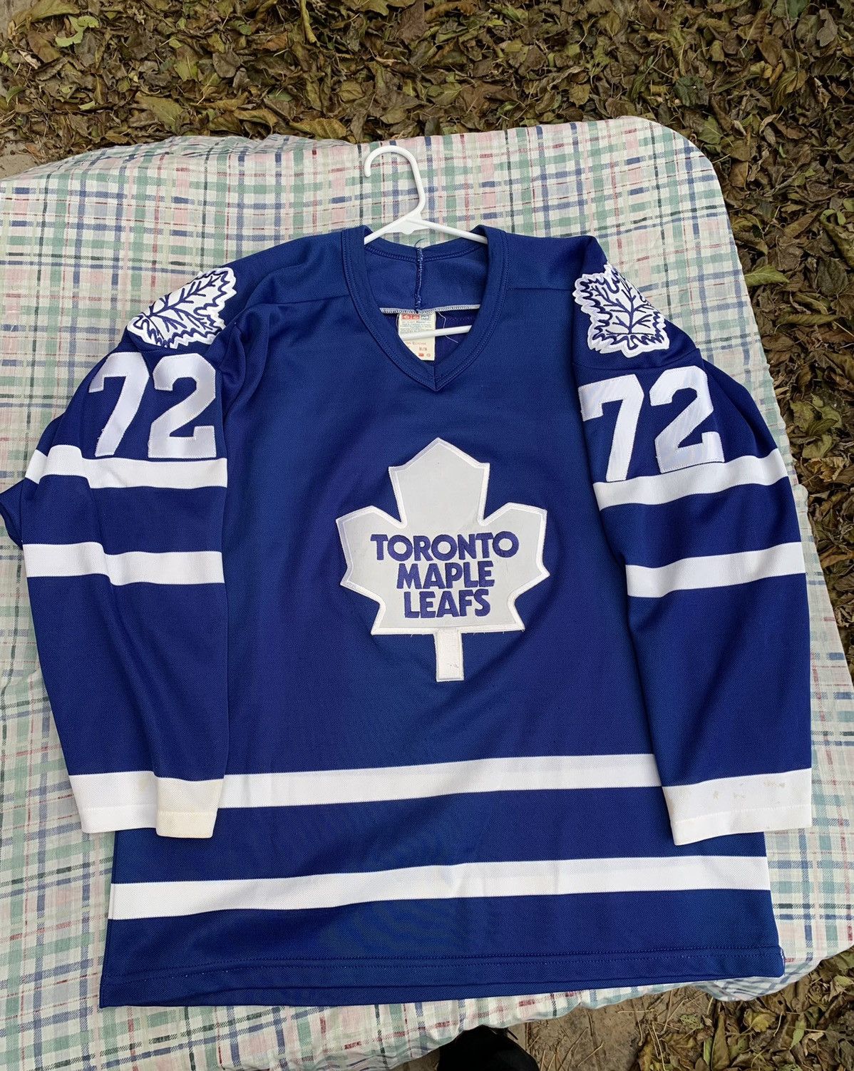 Ccm leafs jersey on sale