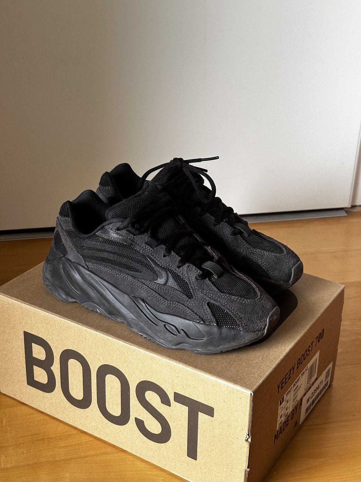 Adidas × Kanye West Yeezy Boost 700 V2 Vanta Size US 7 / EU 40 - 1 Thumbnail