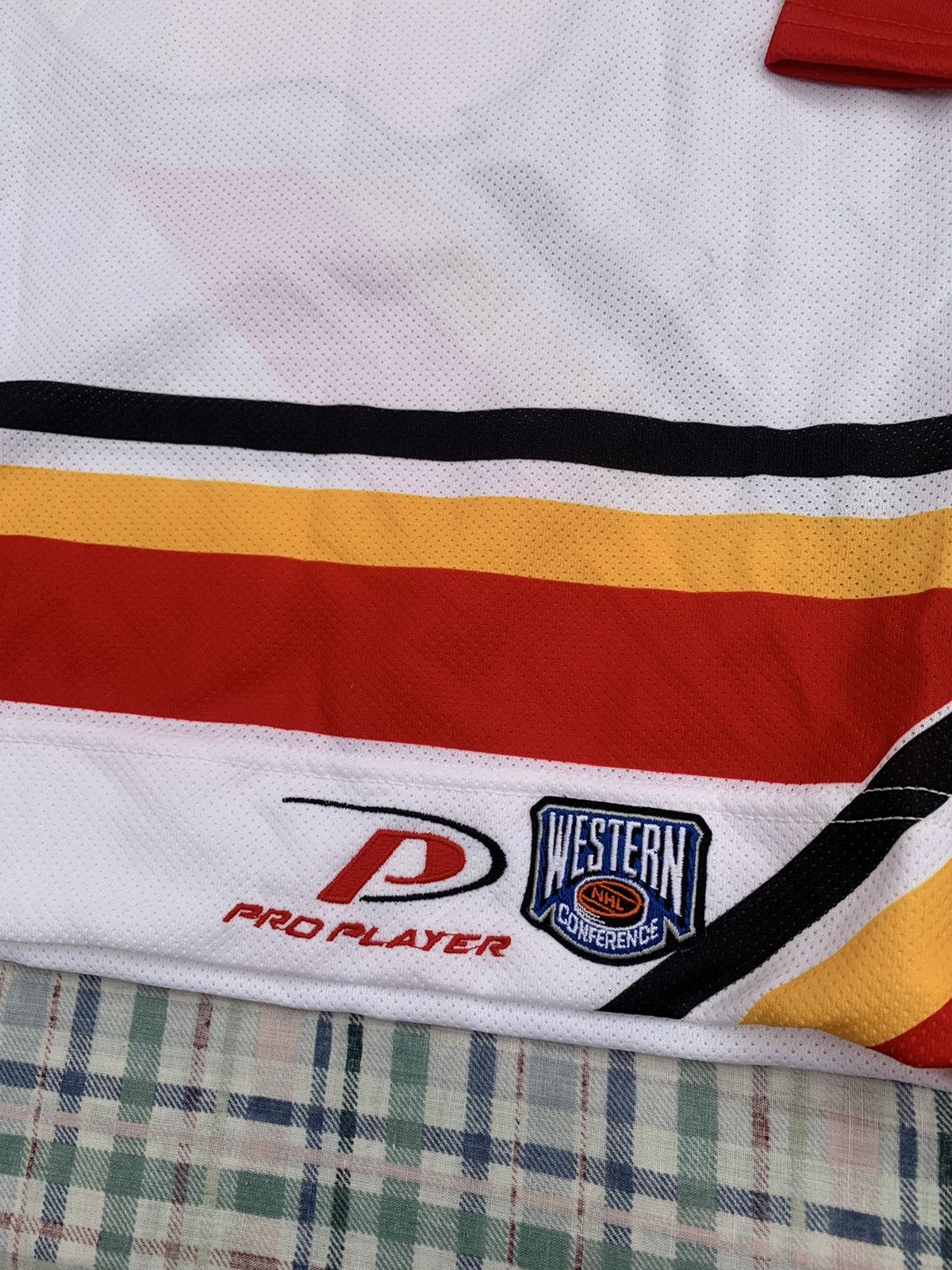 NHL Vintage Calgary Flames NHL Jersey Size US XS / EU 42 / 0 - 4 Thumbnail
