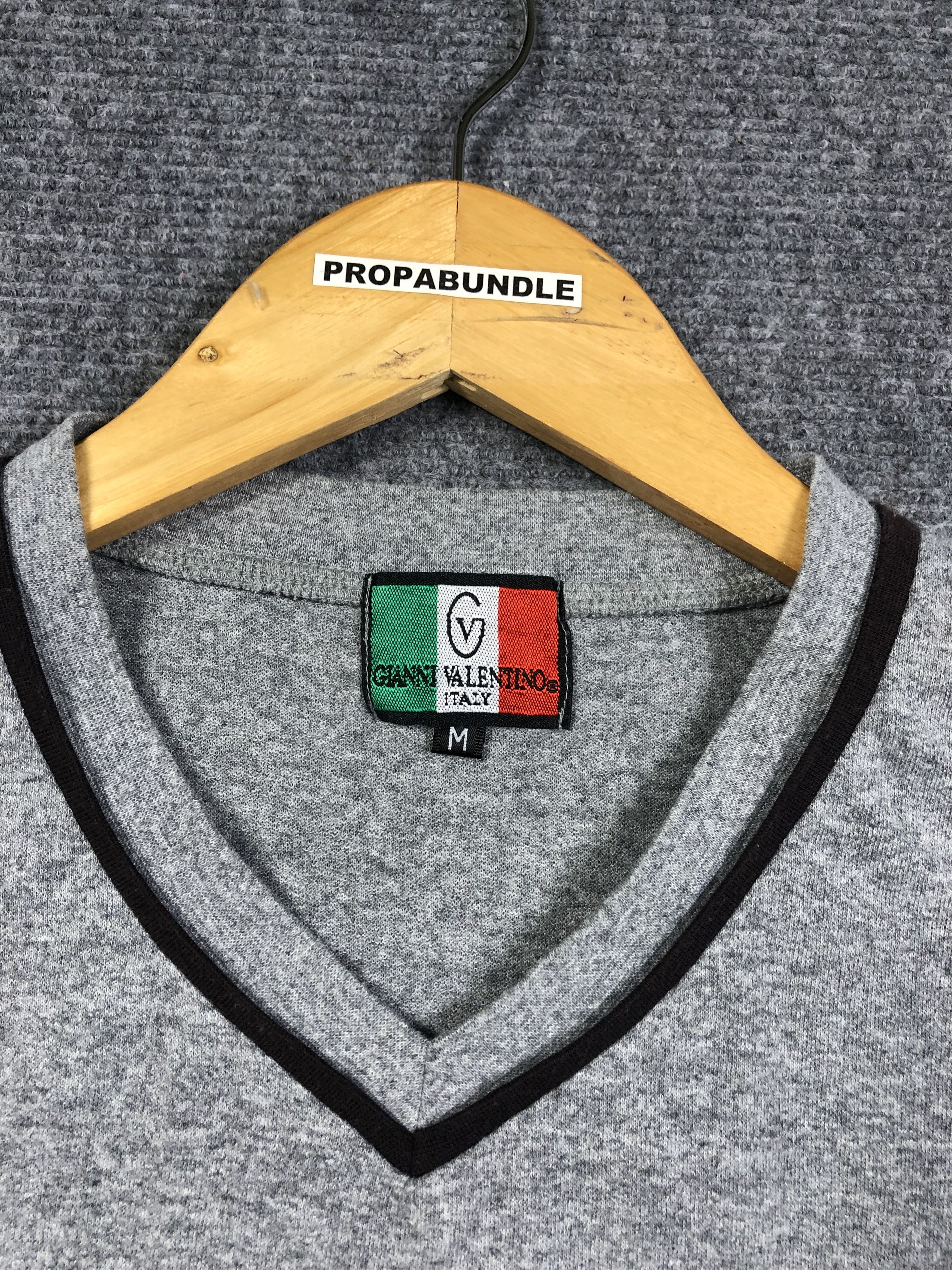 Japanese Brand Gianni Valentino Italy Tshirt Size US M / EU 48-50 / 2 - 3 Thumbnail