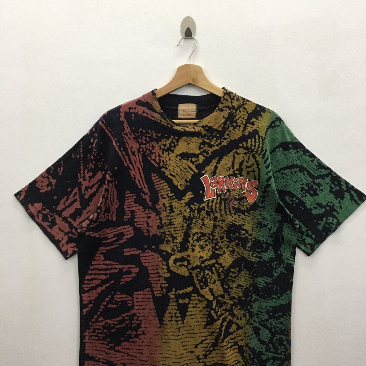 Vintage Rare Vintage 90s LARKINS SURF Fullprint Tshirt Size US L / EU 52-54 / 3 - 8 Thumbnail