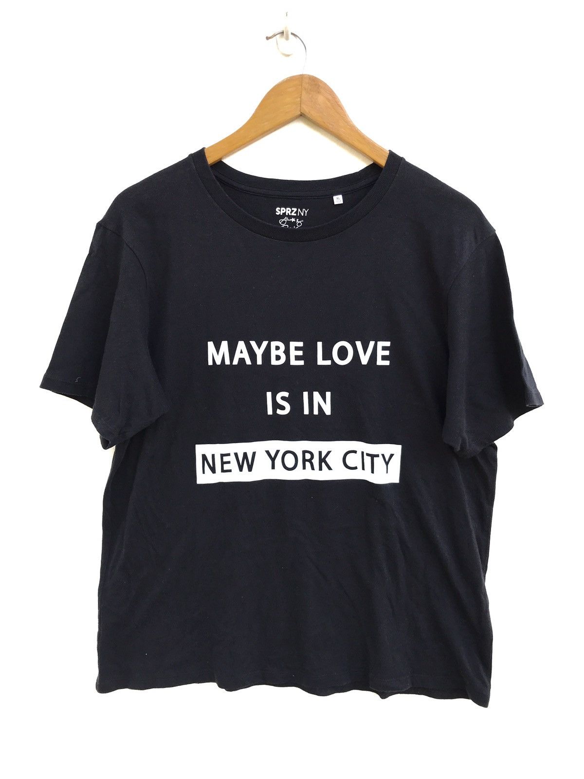 Uniqlo X SPRZNY X Poetry ©️Sarah Kay & Phil Kaye
