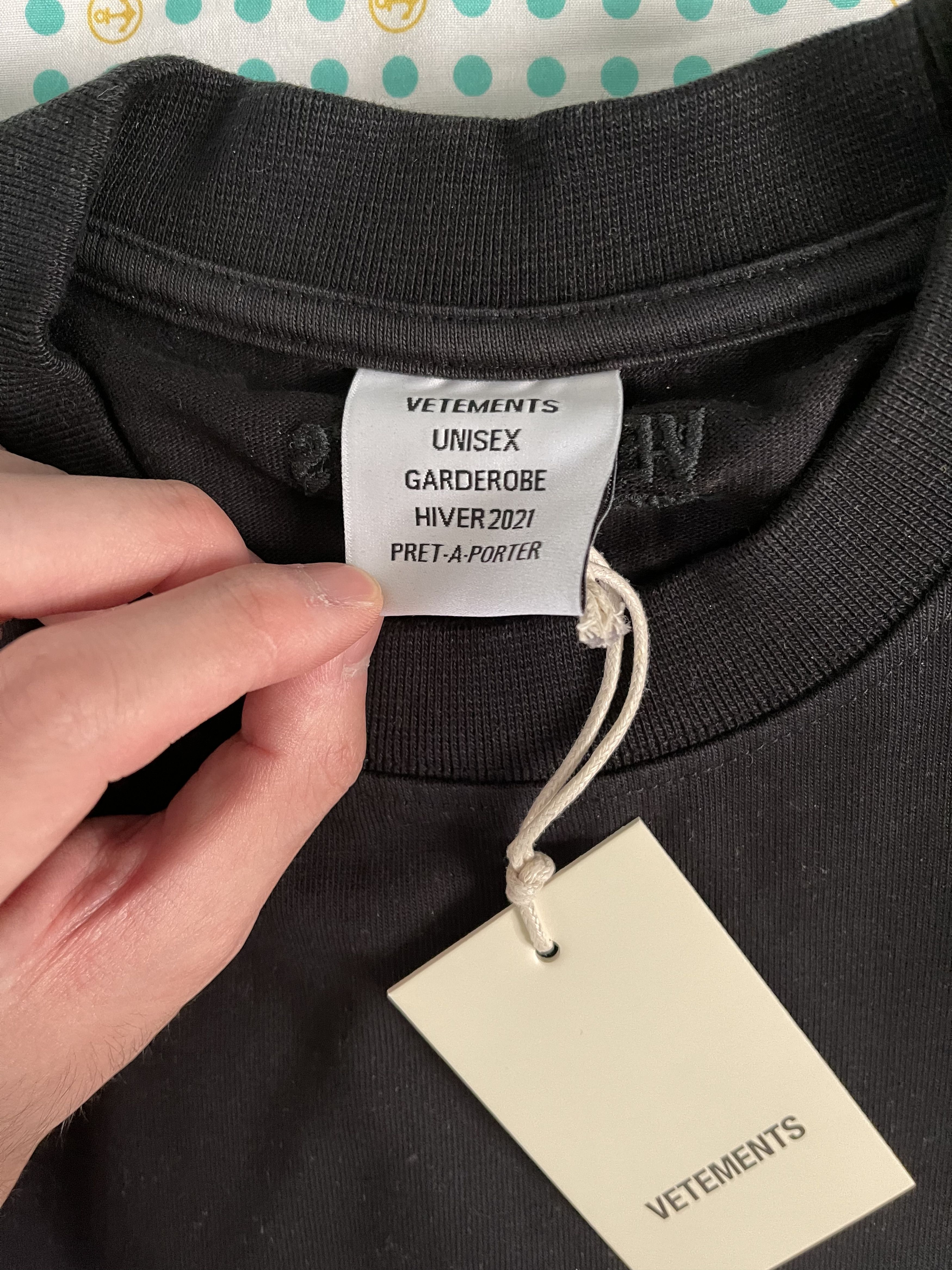 Vetements Black Gothic Font Long Sleeve T-Shirt Size US L / EU 52-54 / 3 - 5 Thumbnail