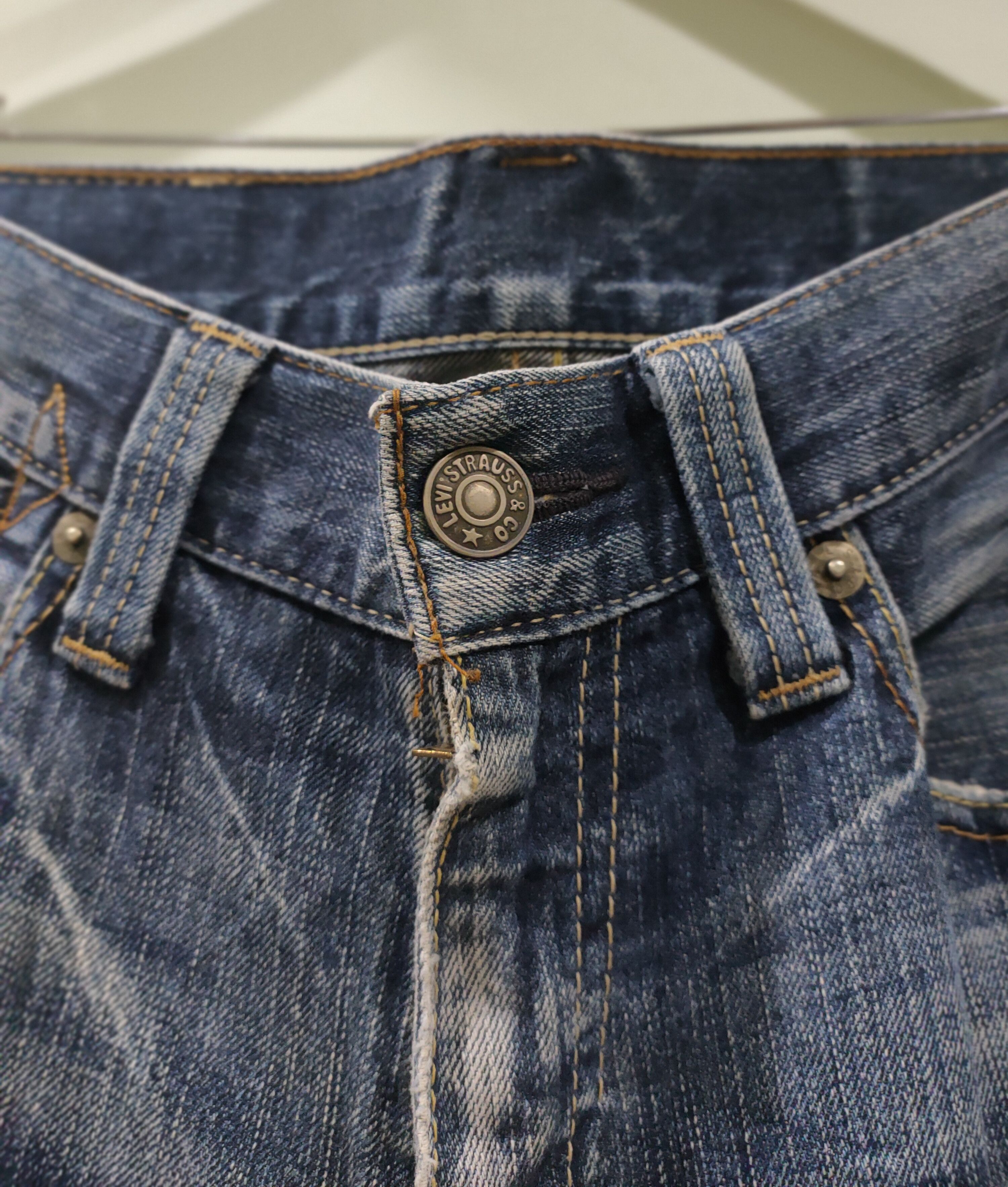 Levi's 🔥Flared 🔥Nice Distressed Levis's Denim🔥 Size US 31 - 4 Thumbnail