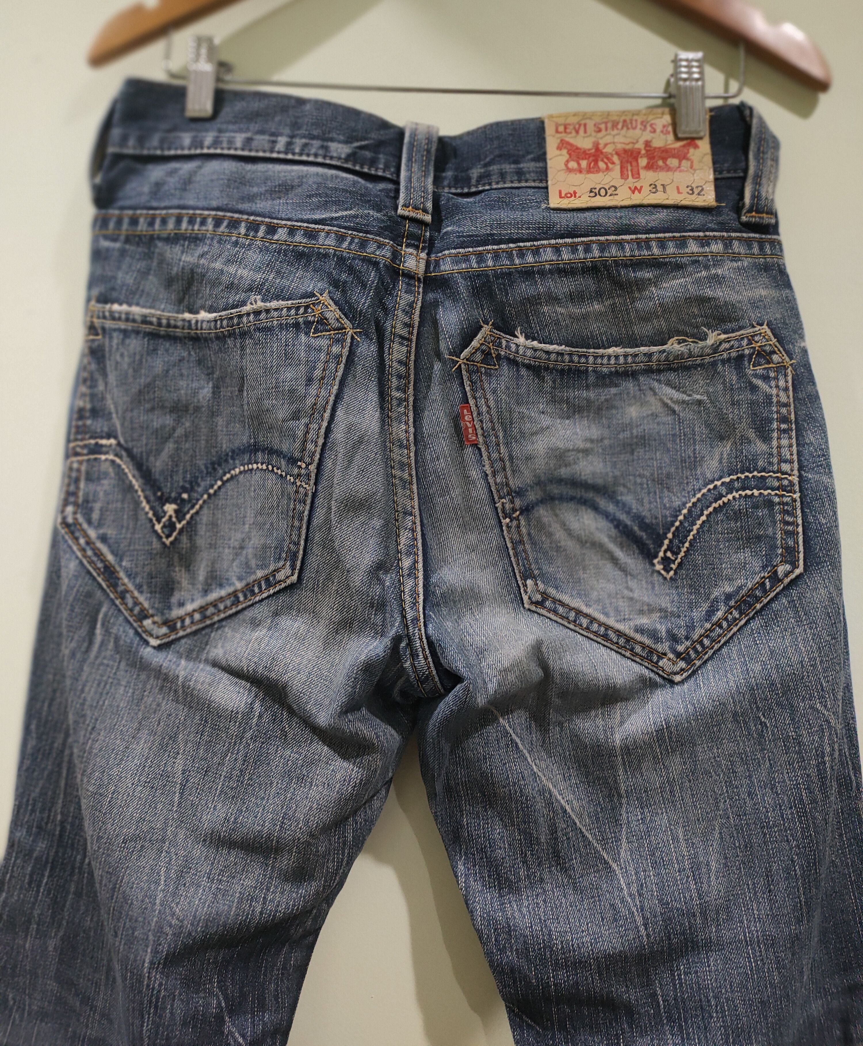 Levi's 🔥Flared 🔥Nice Distressed Levis's Denim🔥 Size US 31 - 10 Thumbnail