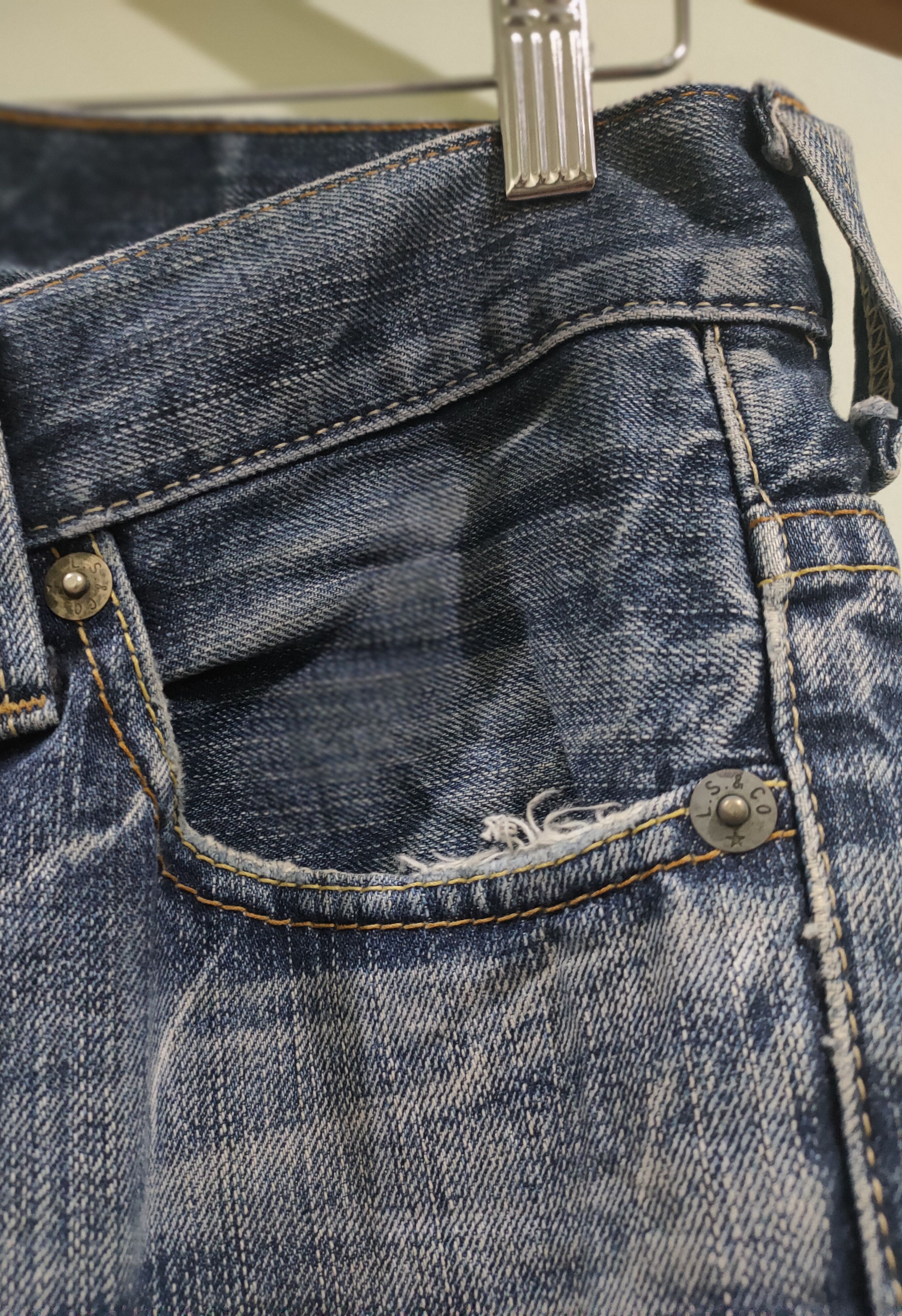 Levi's 🔥Flared 🔥Nice Distressed Levis's Denim🔥 Size US 31 - 6 Thumbnail