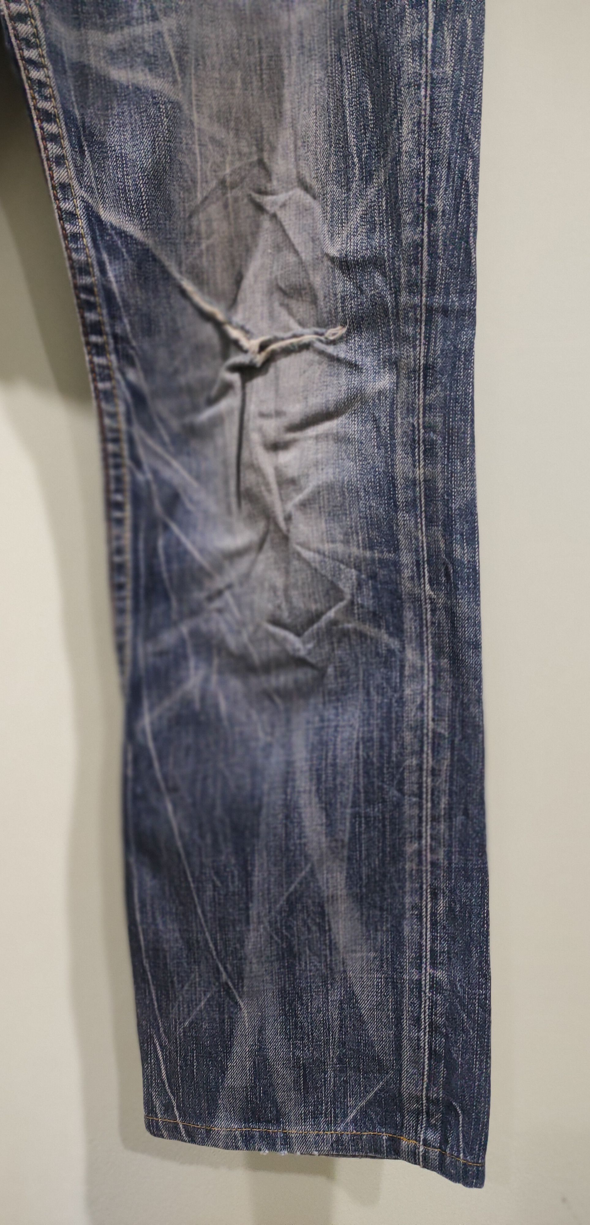 Levi's 🔥Flared 🔥Nice Distressed Levis's Denim🔥 Size US 31 - 7 Thumbnail