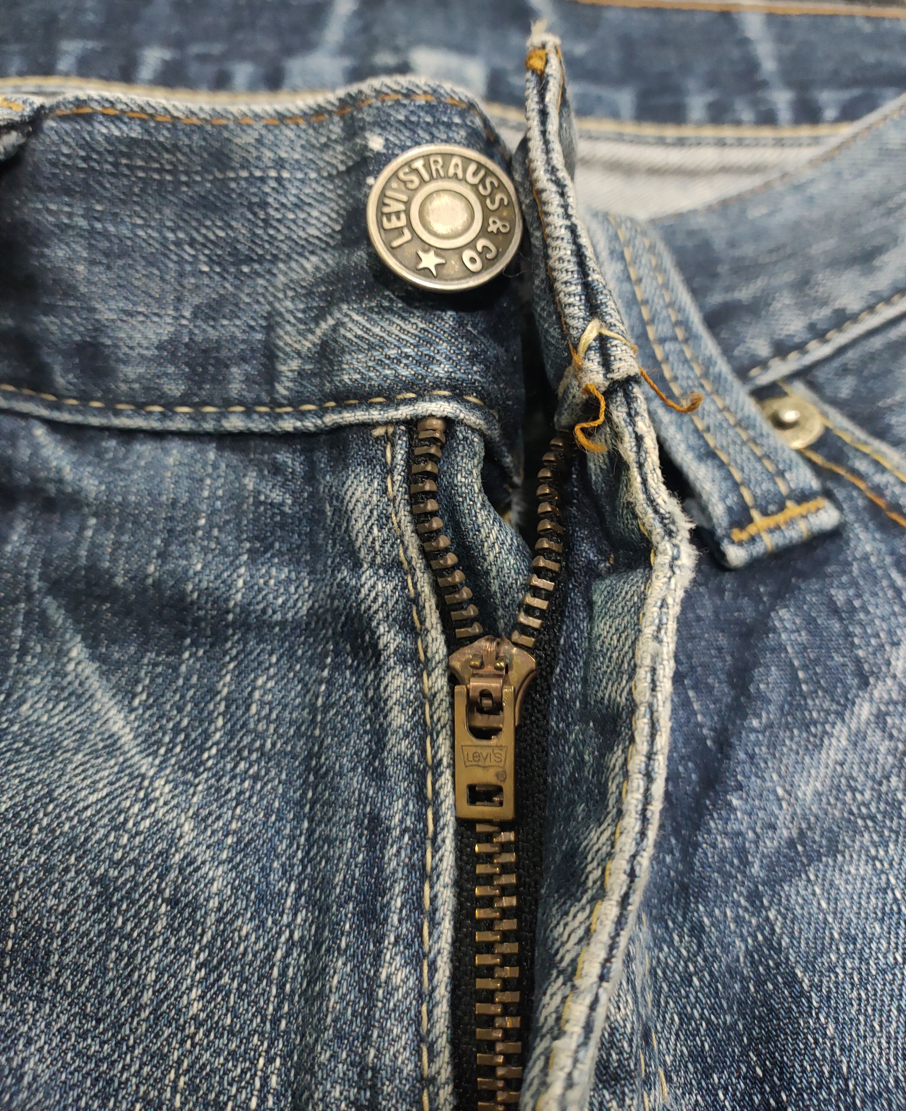 Levi's 🔥Flared 🔥Nice Distressed Levis's Denim🔥 Size US 31 - 5 Thumbnail