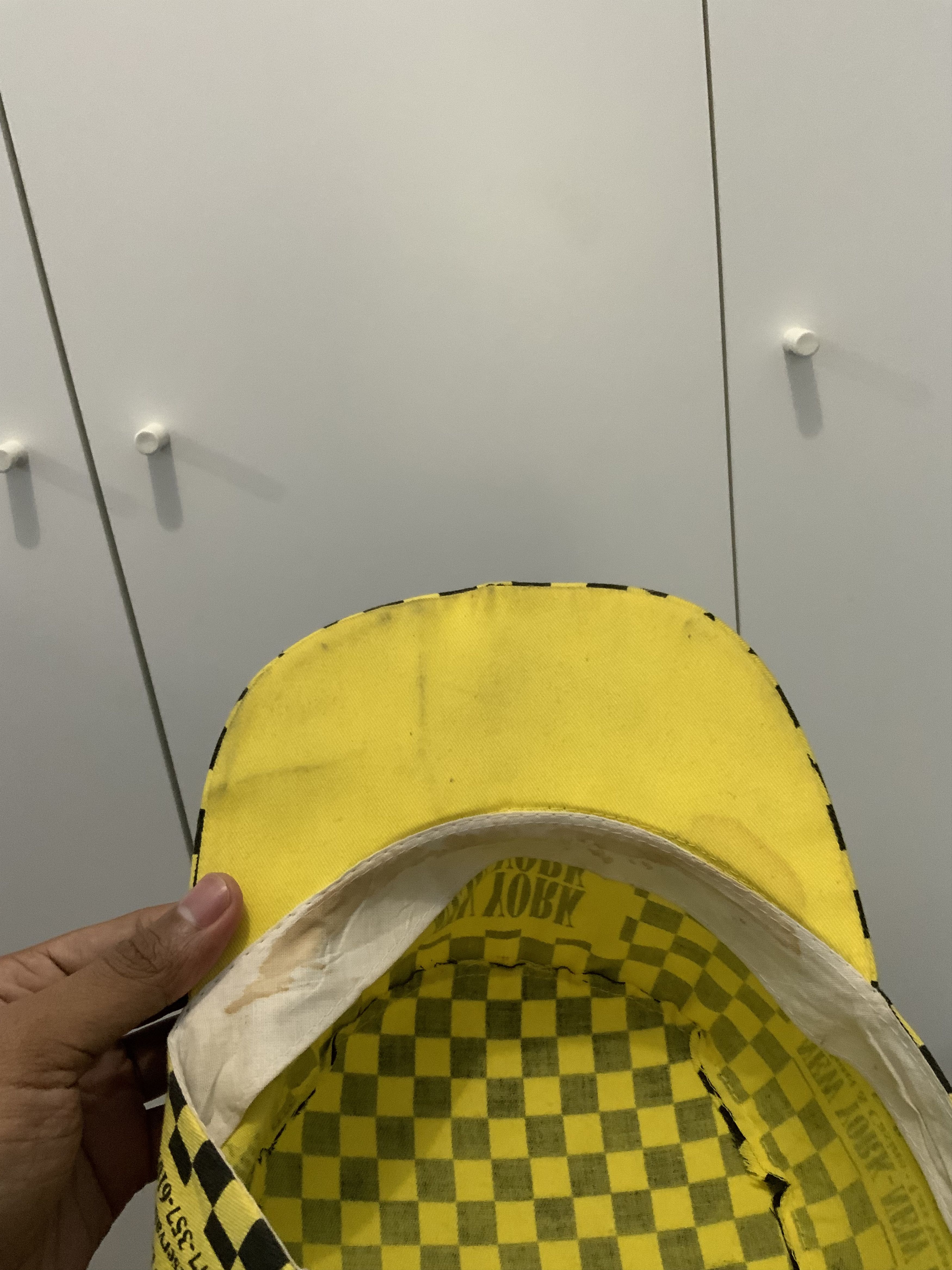 Vintage Yellow New York Hotel & Casino Hat Size ONE SIZE - 14 Thumbnail