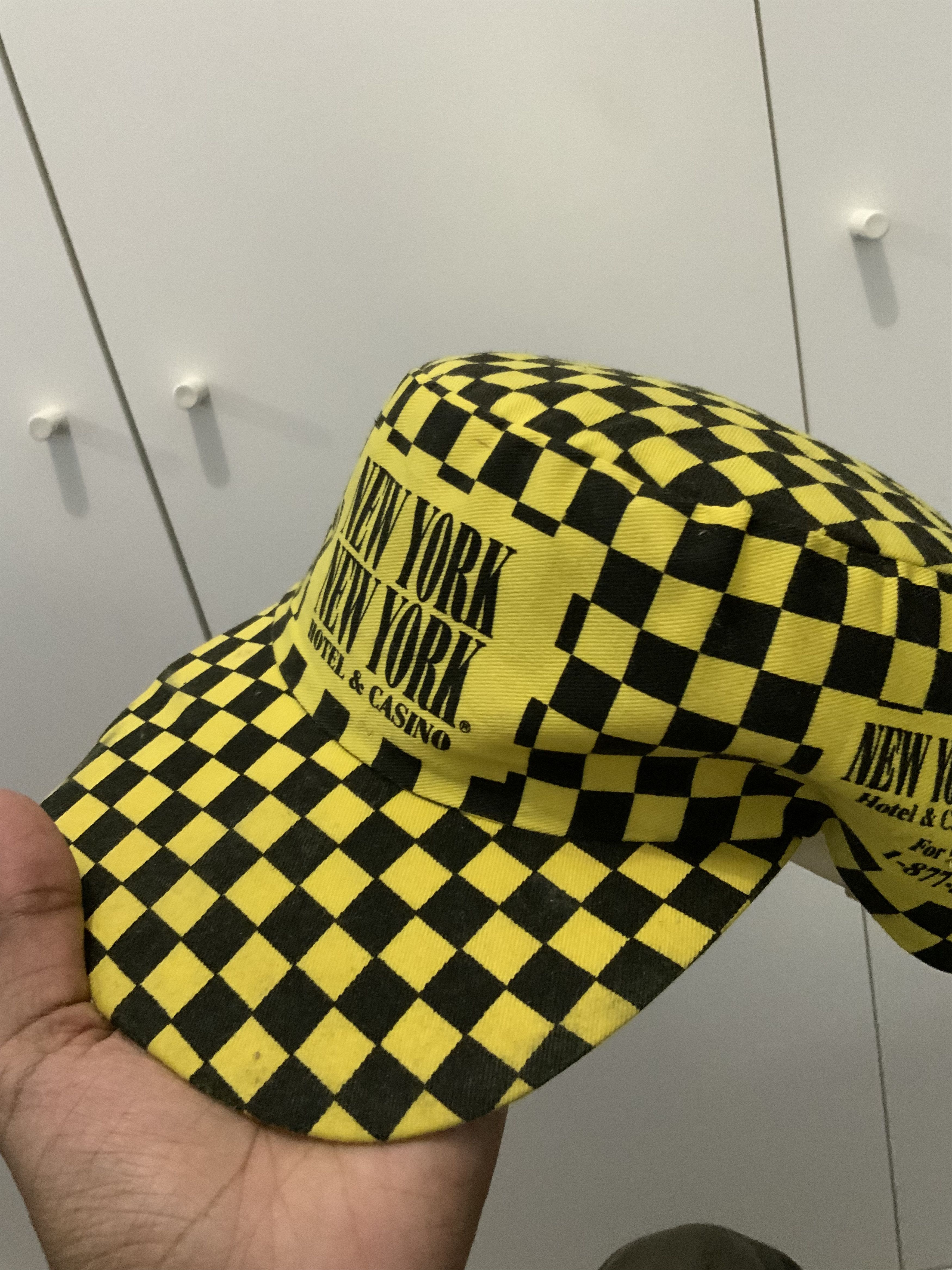 Vintage Yellow New York Hotel & Casino Hat Size ONE SIZE - 10 Thumbnail