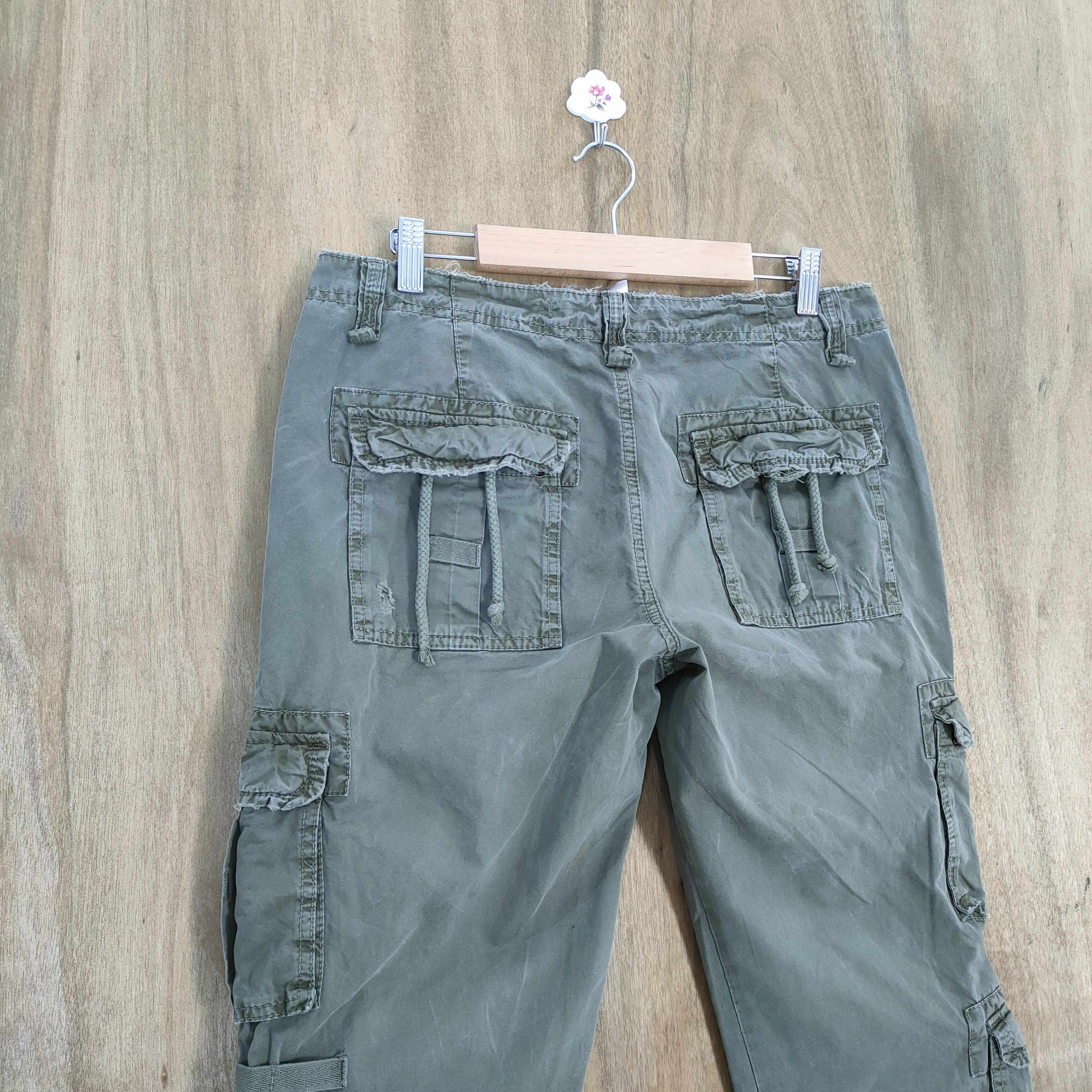 Japanese Brand VINTAGE JAPANESE BRAND FLARE CARGO PANTS Size US 30 / EU 46 - 14 Thumbnail