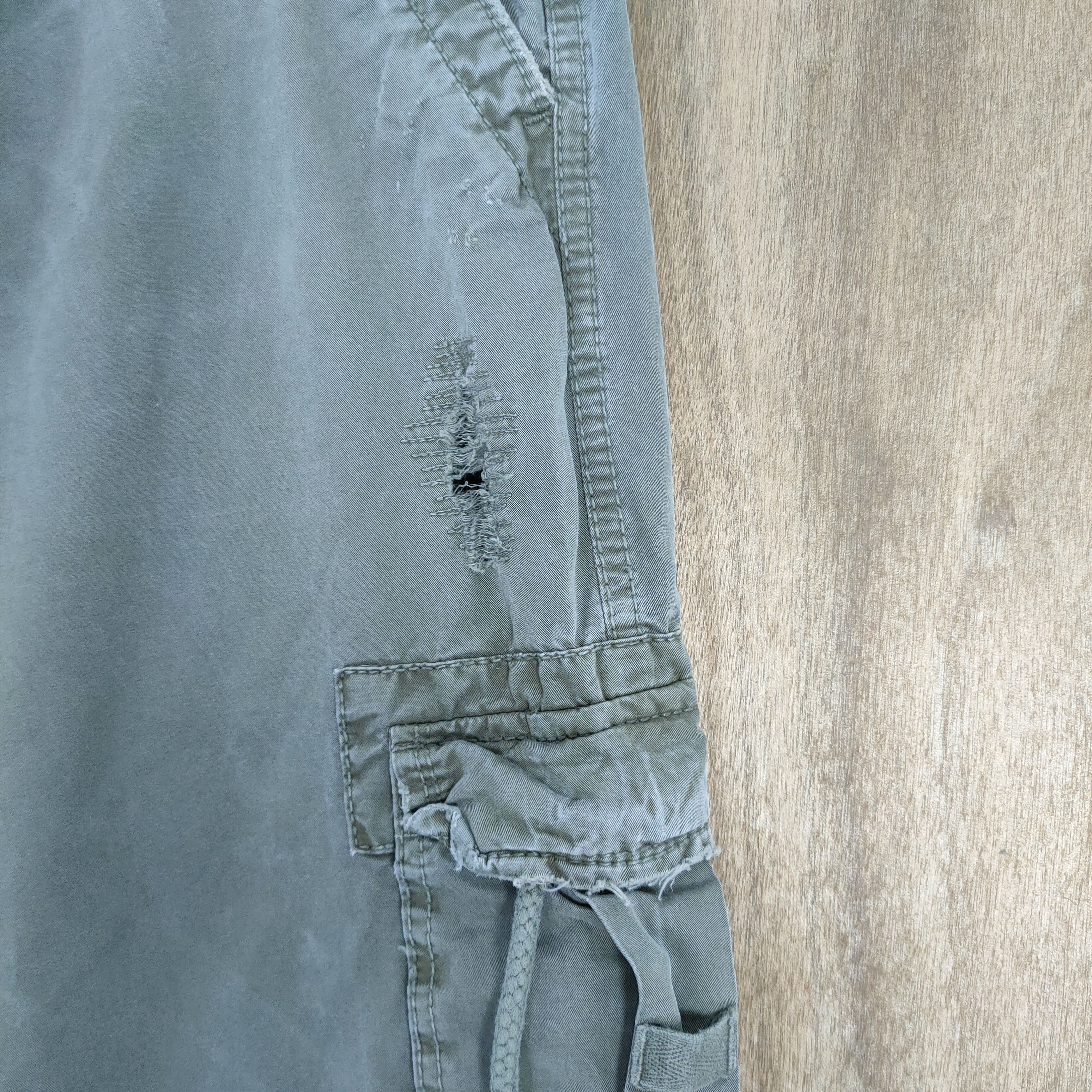 Japanese Brand VINTAGE JAPANESE BRAND FLARE CARGO PANTS Size US 30 / EU 46 - 7 Thumbnail