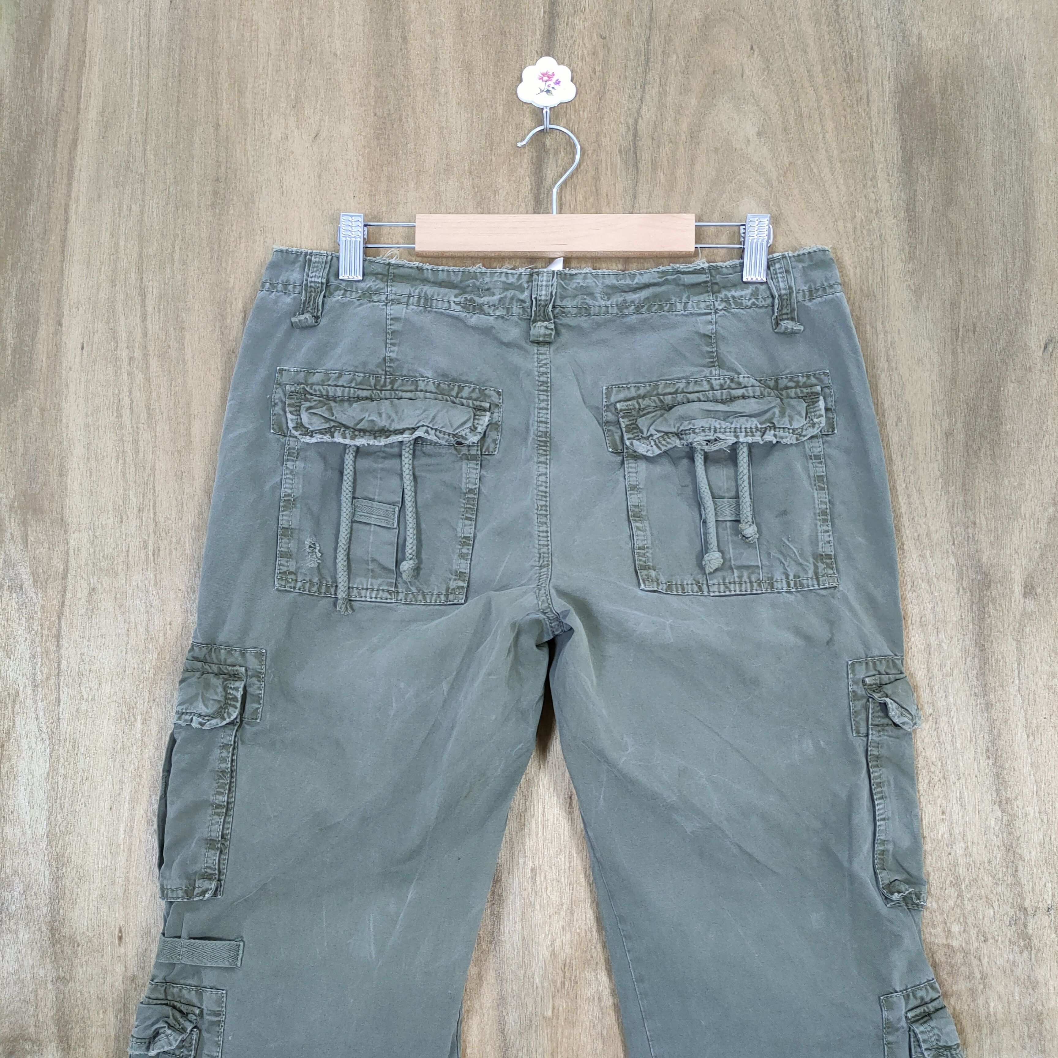 Japanese Brand VINTAGE JAPANESE BRAND FLARE CARGO PANTS Size US 30 / EU 46 - 12 Thumbnail