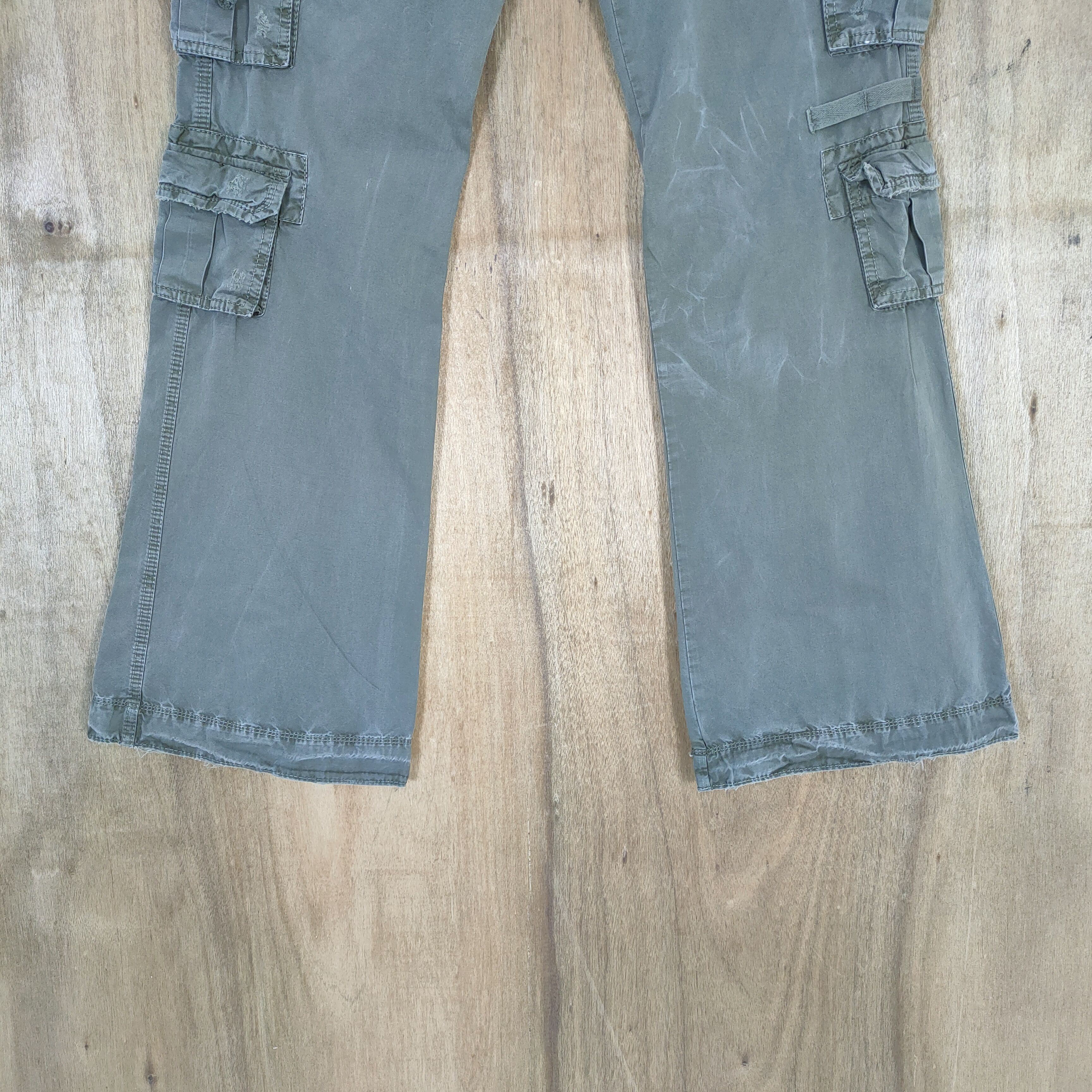Japanese Brand VINTAGE JAPANESE BRAND FLARE CARGO PANTS Size US 30 / EU 46 - 3 Thumbnail