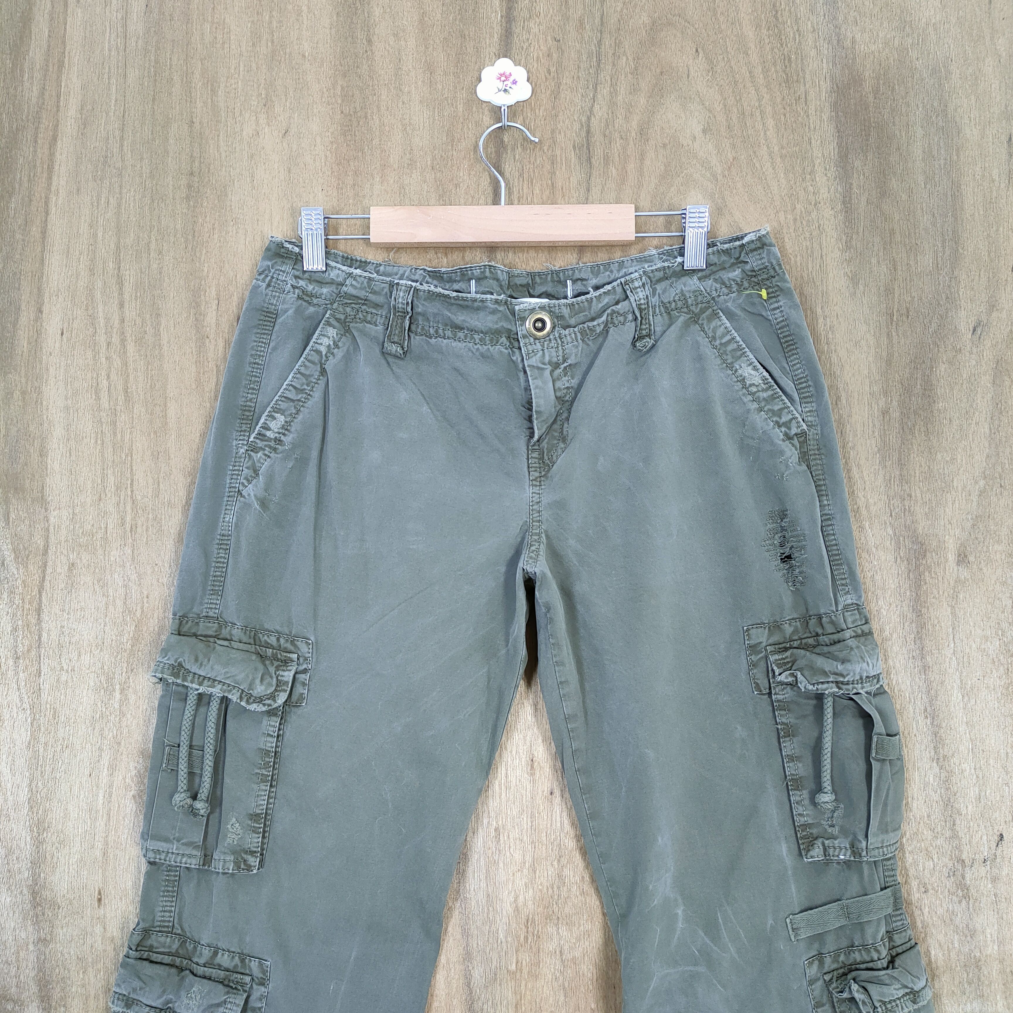Japanese Brand VINTAGE JAPANESE BRAND FLARE CARGO PANTS Size US 30 / EU 46 - 2 Thumbnail