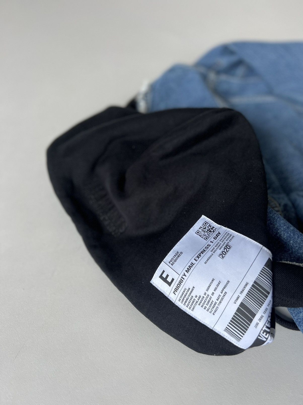 Vetements Vetements Oversized Hooded Denim Jacket Size US S / EU 44-46 / 1 - 9 Thumbnail
