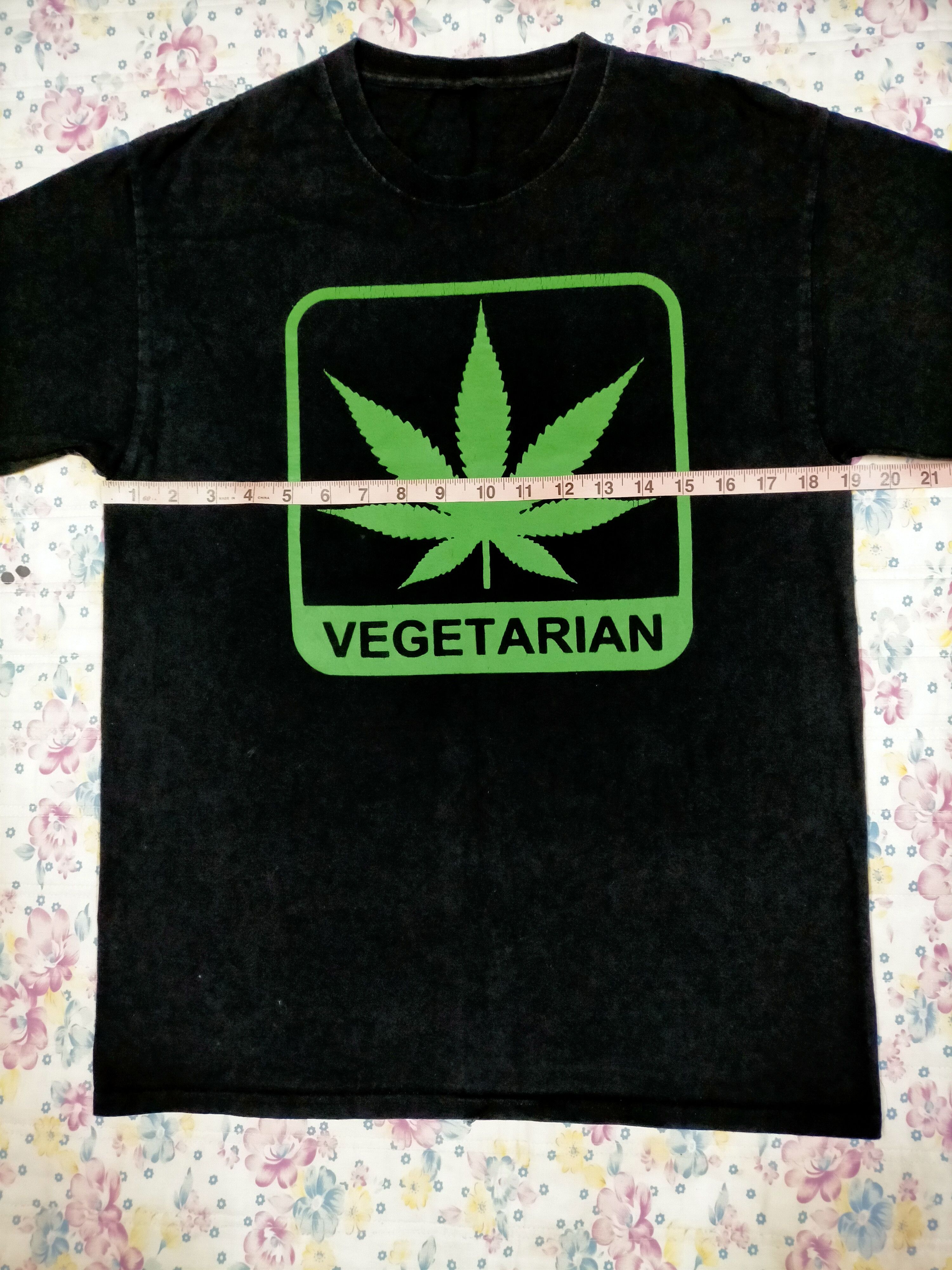 Other Vegetarian x Marijuana tee Size US M / EU 48-50 / 2 - 5 Thumbnail