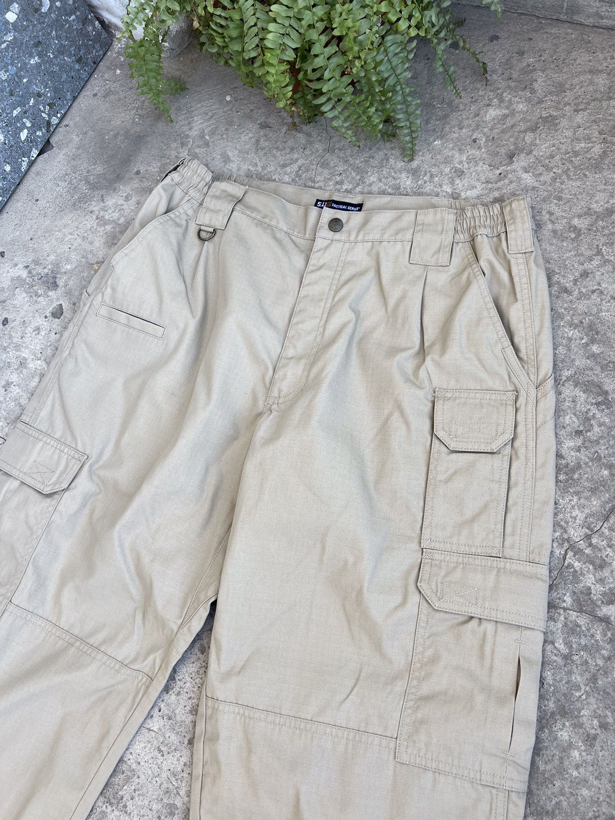 5.11 511 Tactical Pants Cargo Pants Multipocket baggy jnco style Size US 34 / EU 50 - 6 Thumbnail