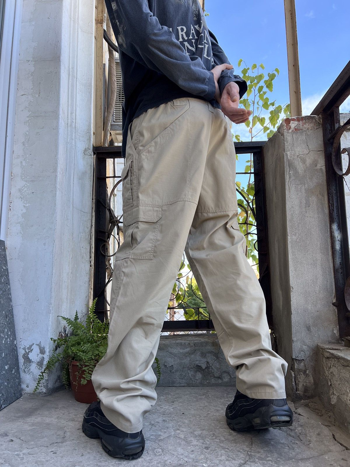 5.11 511 Tactical Pants Cargo Pants Multipocket baggy jnco style Size US 34 / EU 50 - 19 Thumbnail