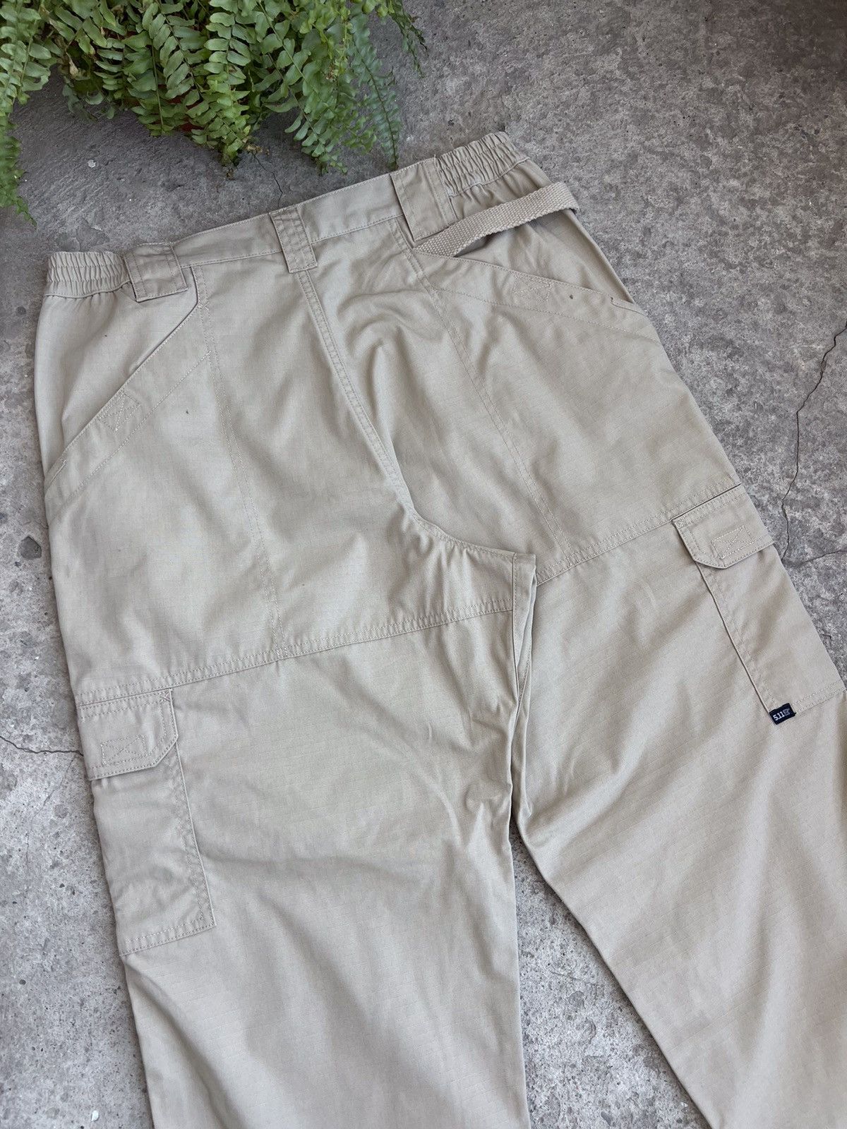 5.11 511 Tactical Pants Cargo Pants Multipocket baggy jnco style Size US 34 / EU 50 - 9 Thumbnail