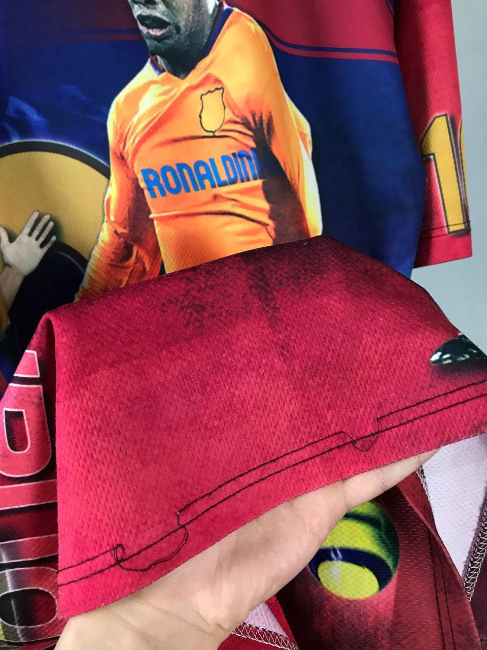 Vintage Ronaldinho overprinted vintage sportwear tee Size US XL / EU 56 / 4 - 9 Thumbnail