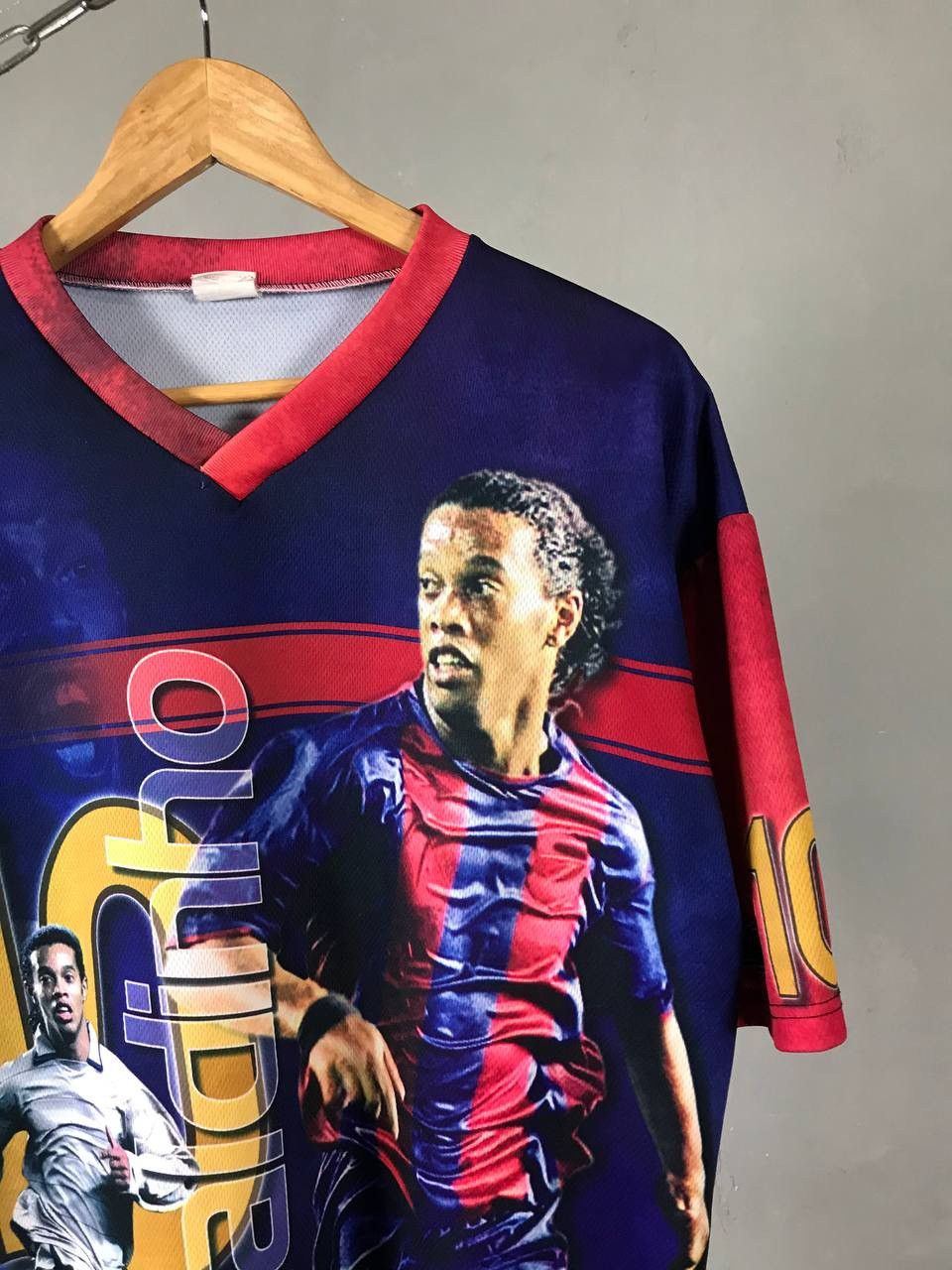 Vintage Ronaldinho overprinted vintage sportwear tee Size US XL / EU 56 / 4 - 2 Thumbnail
