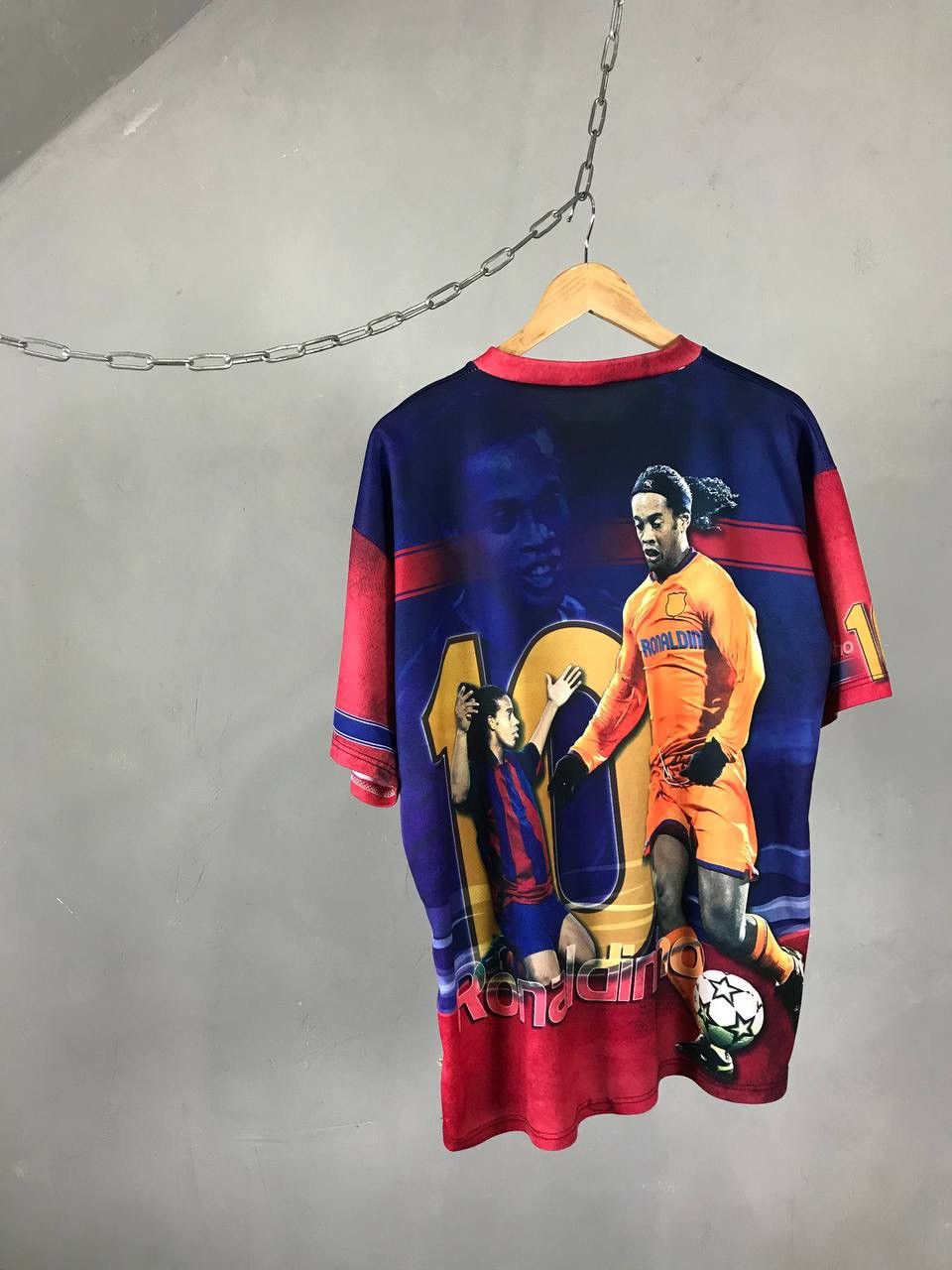 Vintage Ronaldinho overprinted vintage sportwear tee Size US XL / EU 56 / 4 - 7 Thumbnail