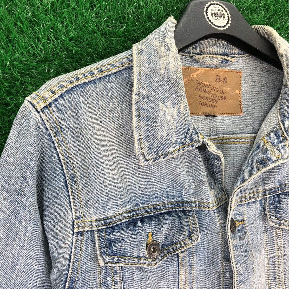 Japanese Brand Vintage 90's Trucker Denim Jacket Faded Distressed Style Size S / US 4 / IT 40 - 2 Thumbnail