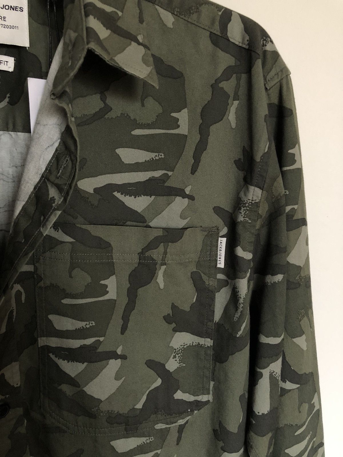 Jack & Jones New J&J chemise CAMO GREEN Size US M / EU 48-50 / 2 - 3 Thumbnail