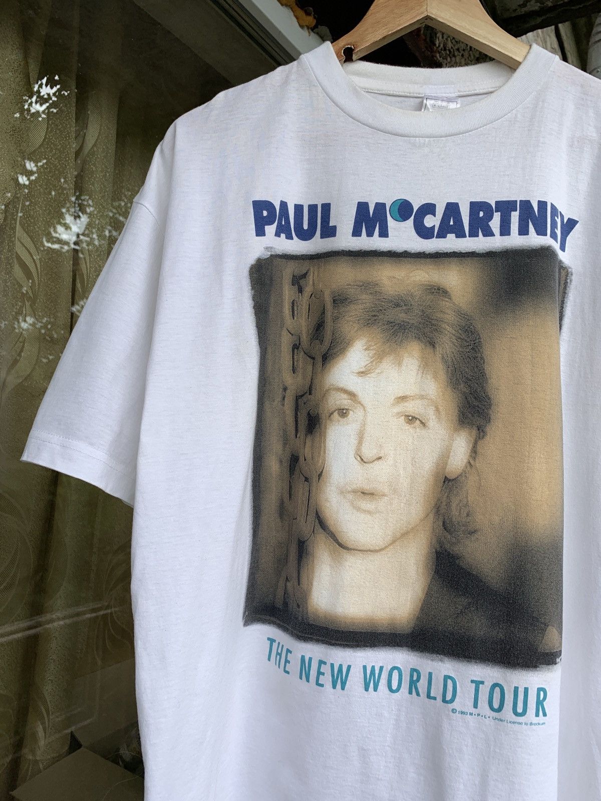 Band Tees 1993 Vintage Paul McCartney The New World Tour T-Shirt Size US XL / EU 56 / 4 - 3 Thumbnail