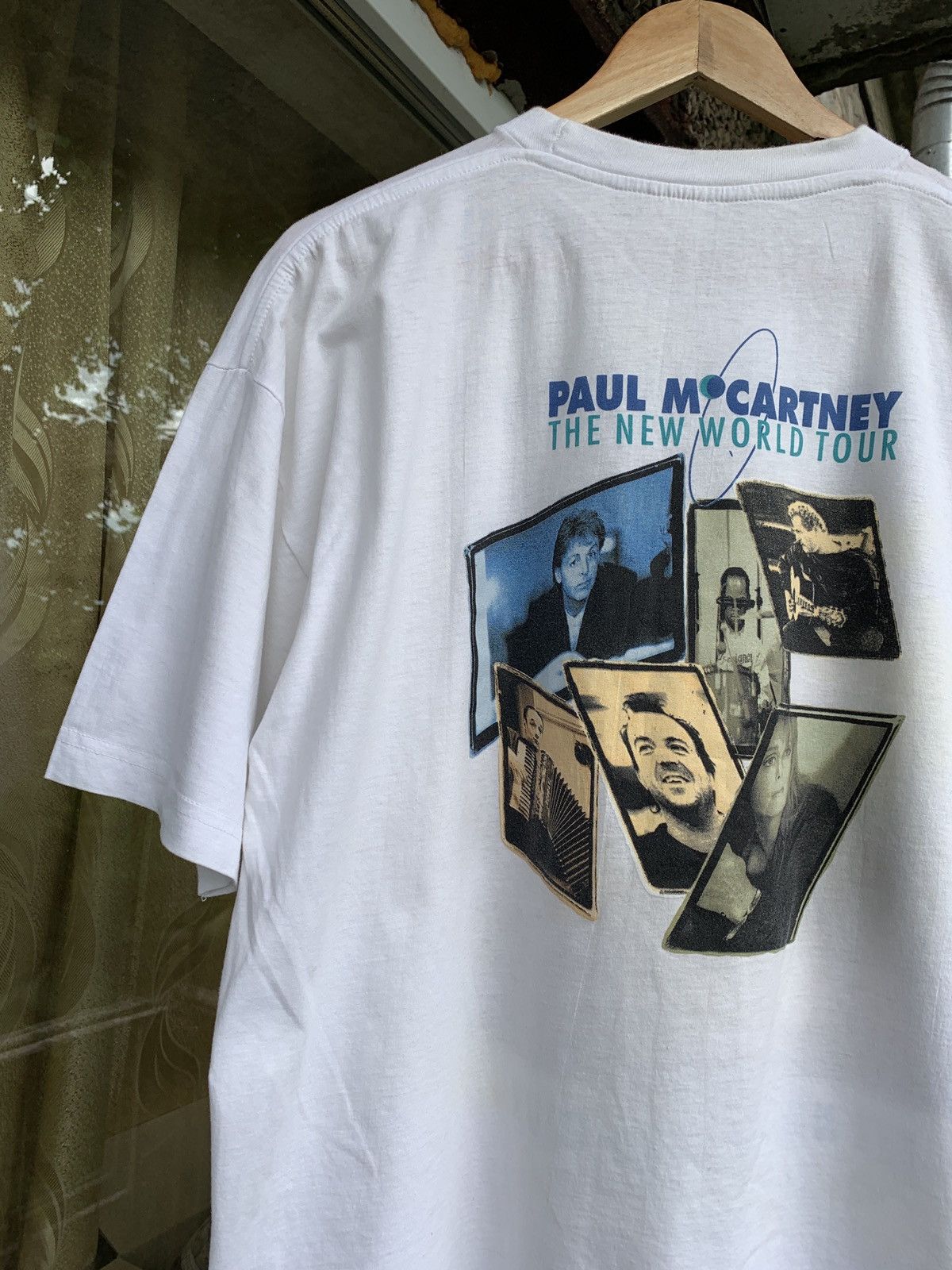 Band Tees 1993 Vintage Paul McCartney The New World Tour T-Shirt Size US XL / EU 56 / 4 - 11 Thumbnail