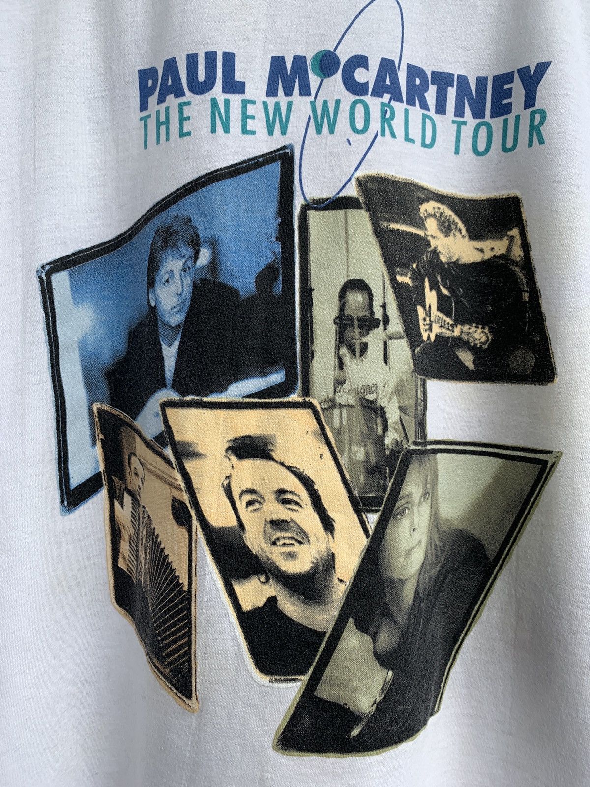 Band Tees 1993 Vintage Paul McCartney The New World Tour T-Shirt Size US XL / EU 56 / 4 - 15 Thumbnail