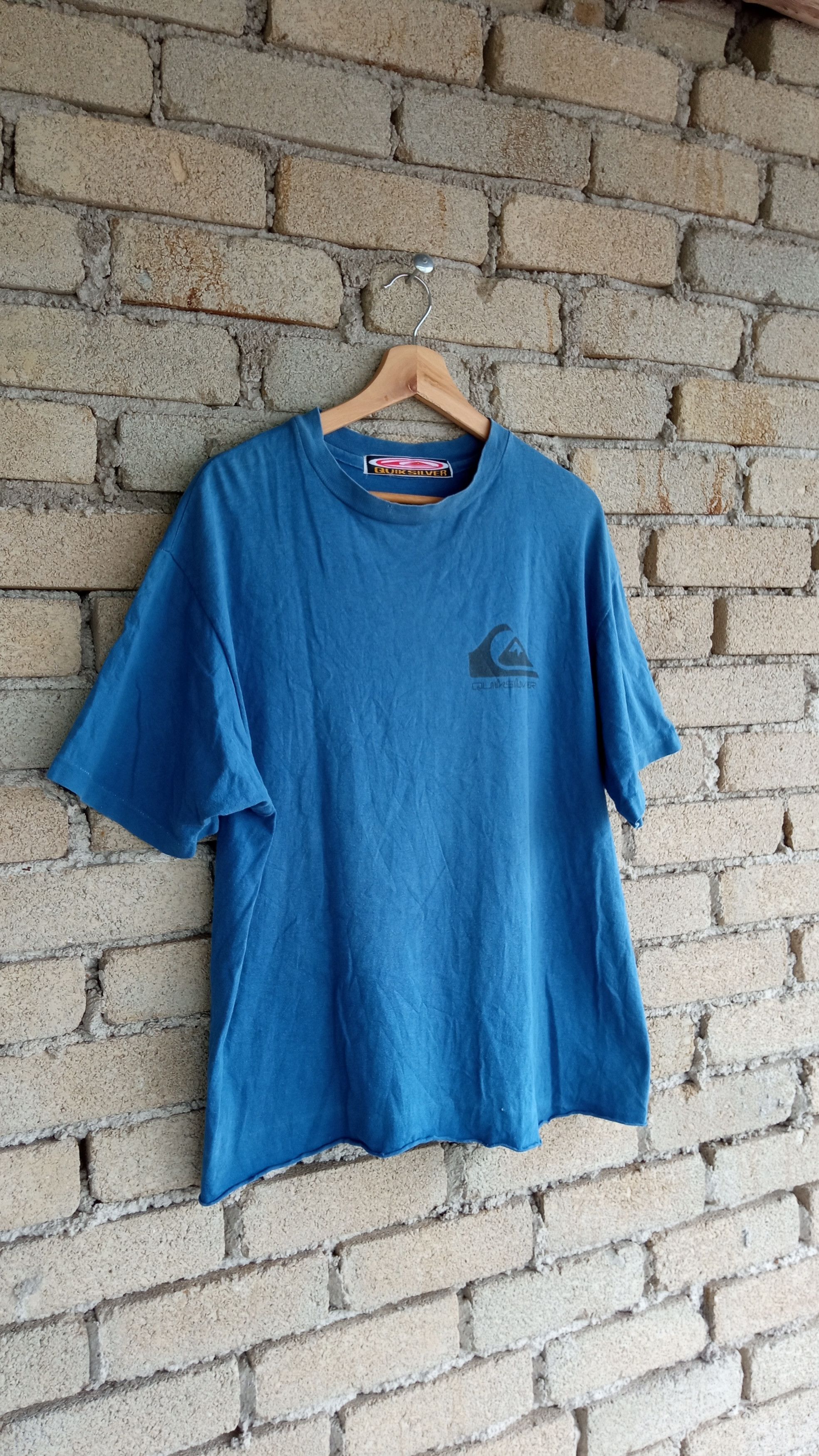 Quiksilver × Vintage 🔥🔥Vintage 90s Surf Brand Quiksilver Big Logo T-Shirt Size US M / EU 48-50 / 2 - 1 Thumbnail