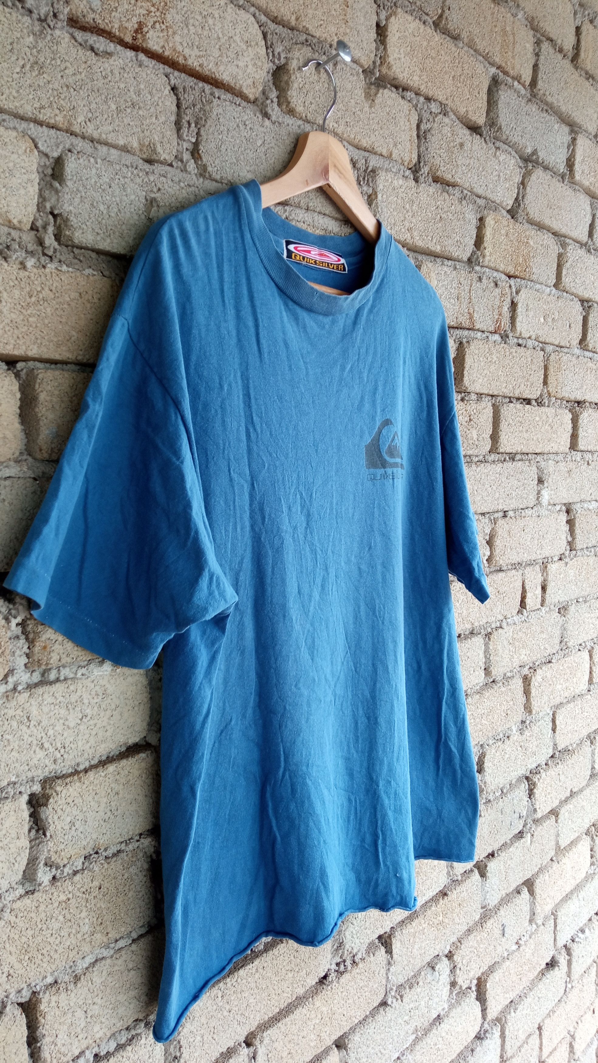 Quiksilver × Vintage 🔥🔥Vintage 90s Surf Brand Quiksilver Big Logo T-Shirt Size US M / EU 48-50 / 2 - 4 Thumbnail