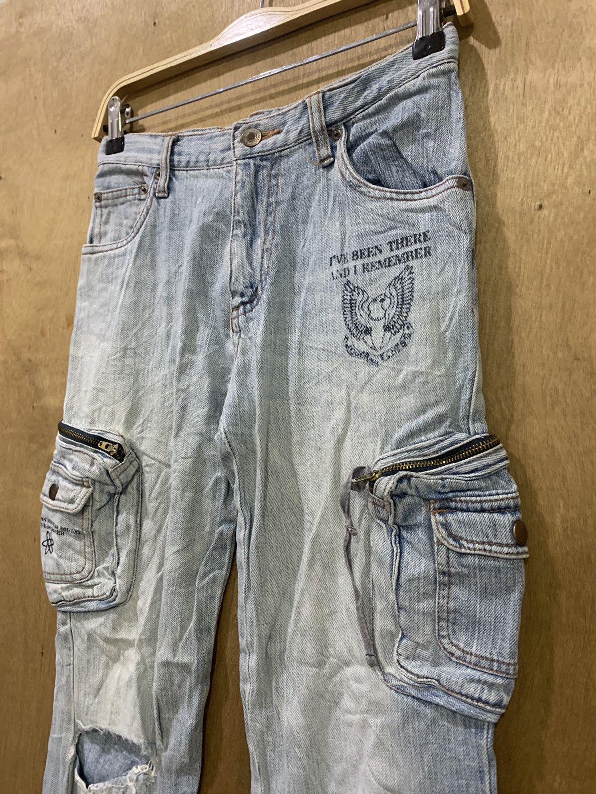 Japanese Brand 90s 3D Baggy Multipocket Distressed Flare Cargo Denim Jeans Size 28" / US 6 / IT 42 - 7 Thumbnail