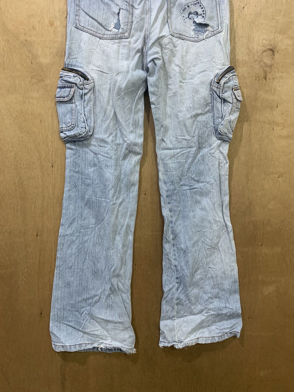 Japanese Brand 90s 3D Baggy Multipocket Distressed Flare Cargo Denim Jeans Size 28" / US 6 / IT 42 - 13 Thumbnail