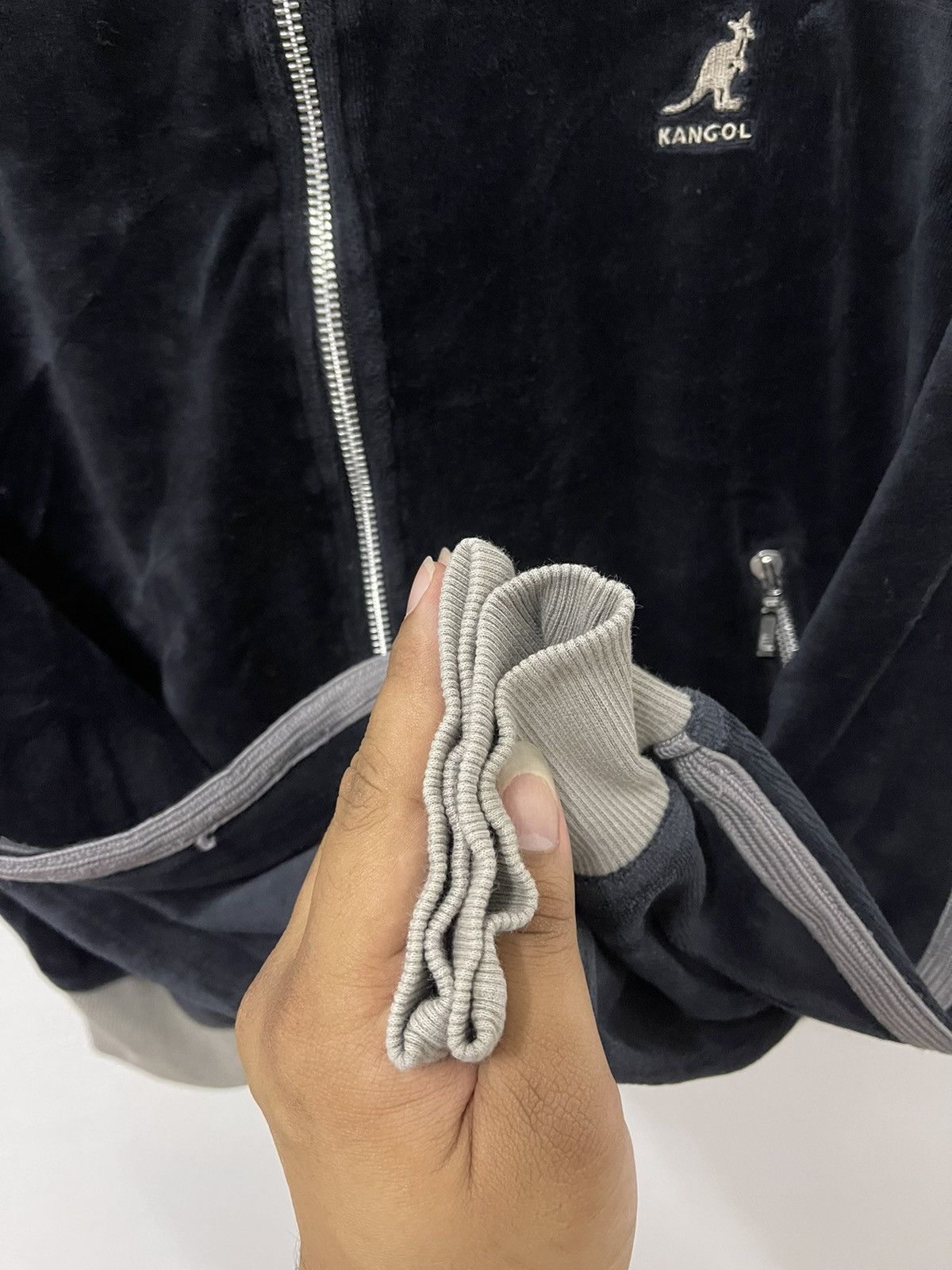 Kangol × Vintage Vintage Kangol Velvet Mini Logo Zip Up Jacket Size US M / EU 48-50 / 2 - 4 Thumbnail