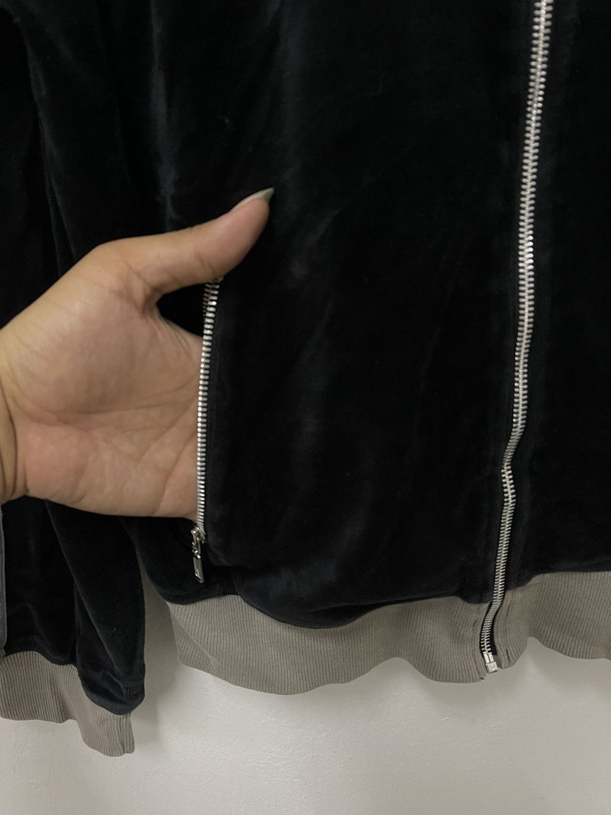 Kangol × Vintage Vintage Kangol Velvet Mini Logo Zip Up Jacket Size US M / EU 48-50 / 2 - 3 Thumbnail