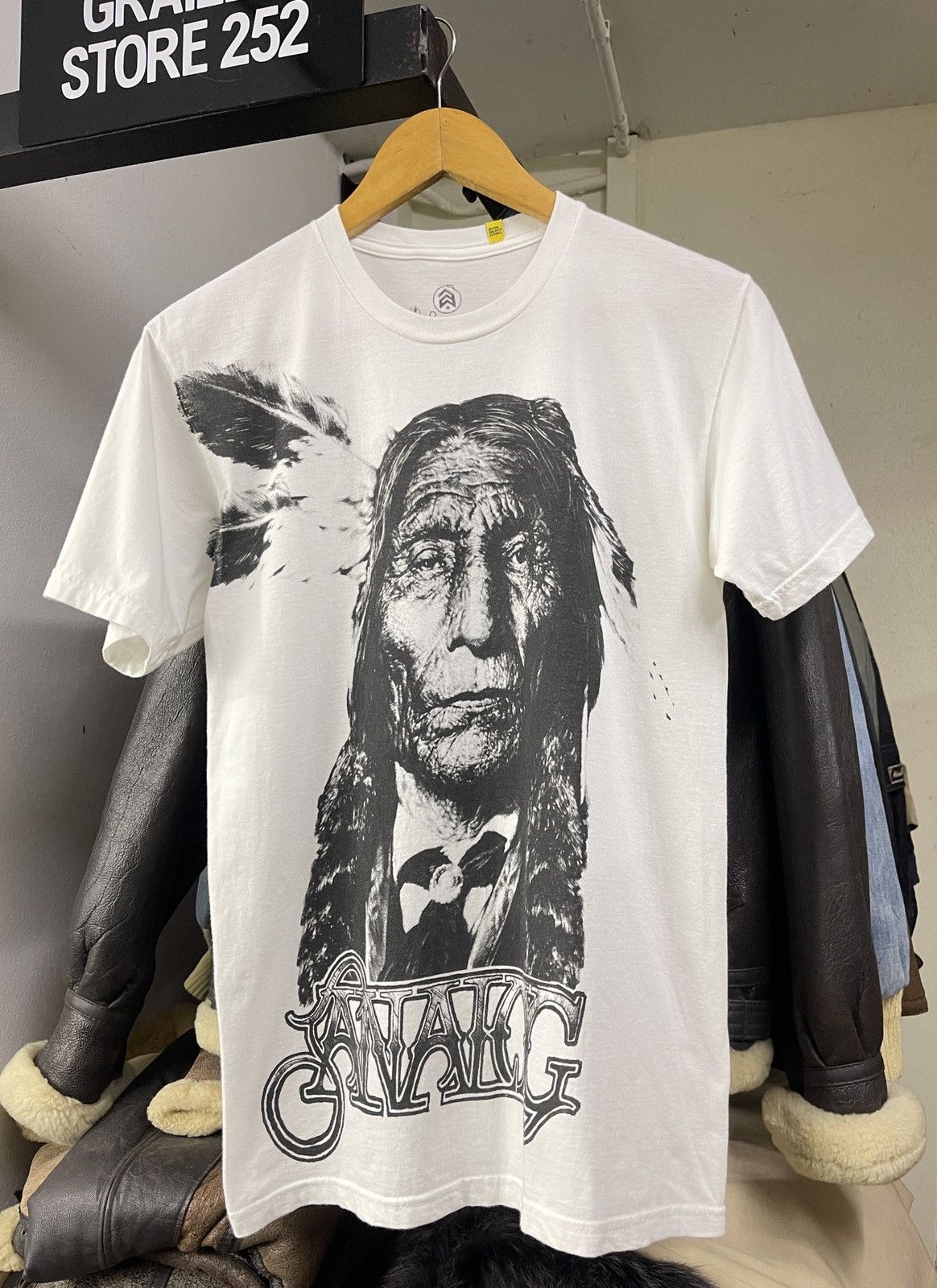 Analog Analog Red Indian White Tshirt (size XS) Size US XS / EU 42 / 0 - 1 Thumbnail